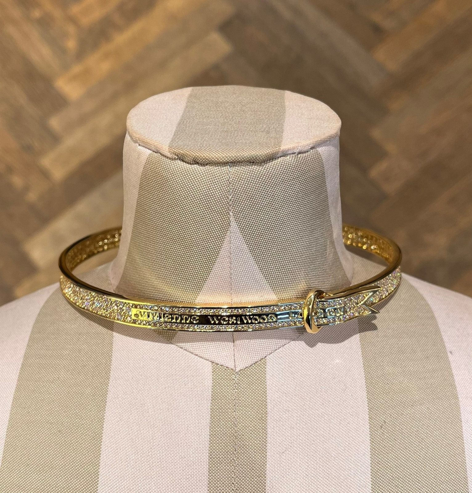 Vivienne Westwood o1f1d3z0525 Size: OS / Bobby Pave Choker Necklace in Gold Size ONE SIZE - 1 Preview