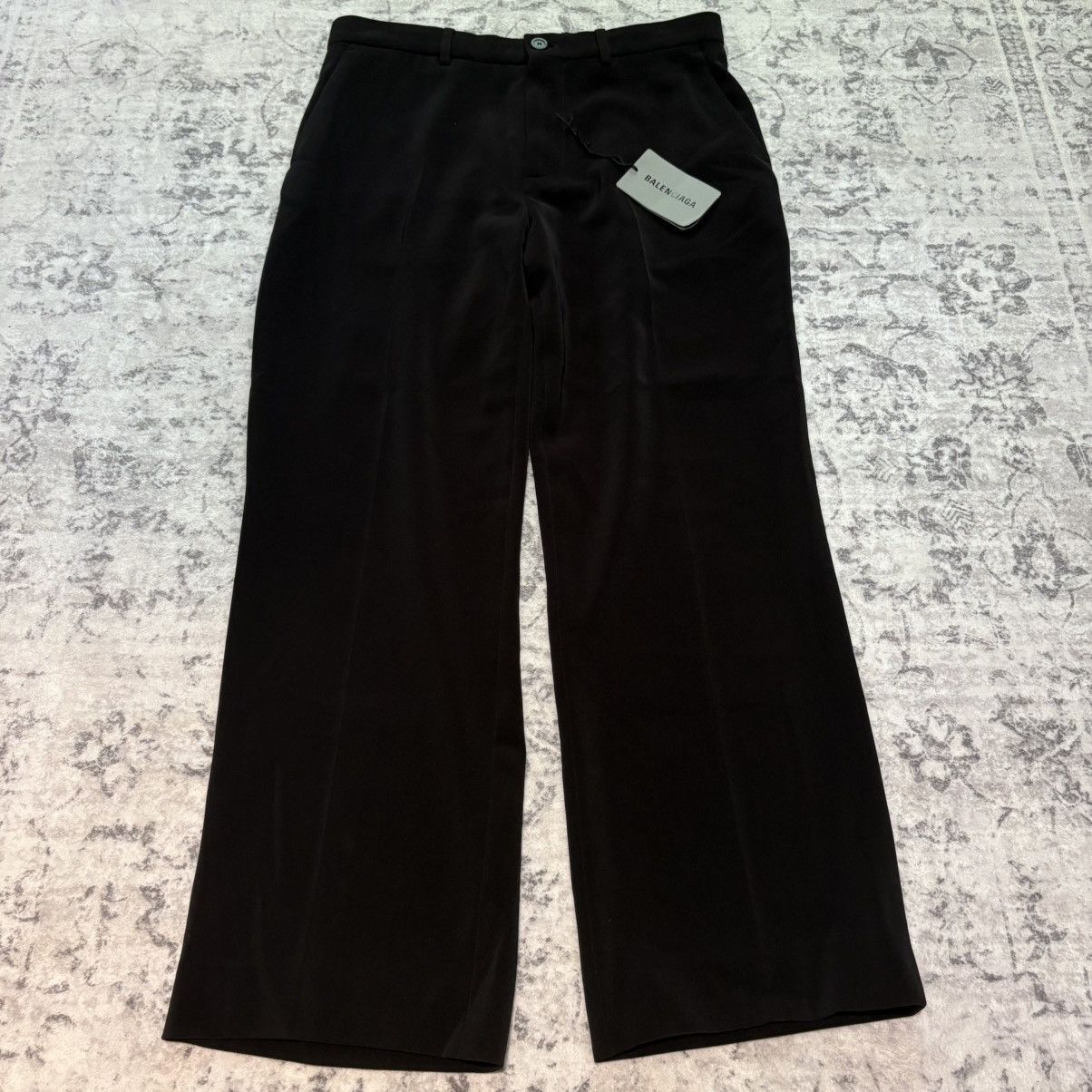 Balenciaga Balenciaga 2023 Pleated Trousers BNWT Black | Size M Size US 33 - 1 Thumbnail