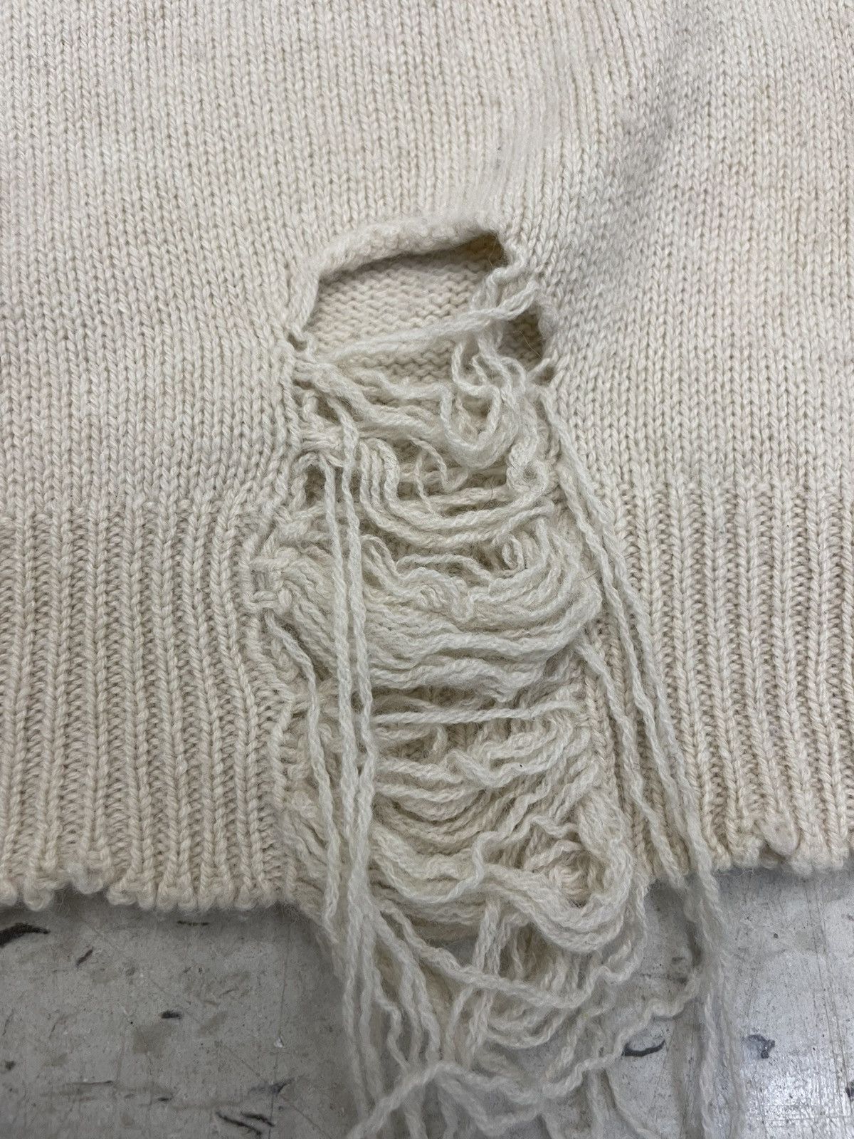 Maison Margiela Distressed Destroyed Crewneck Sweater Wool Size US S / EU 44-46 / 1 - 5 Thumbnail