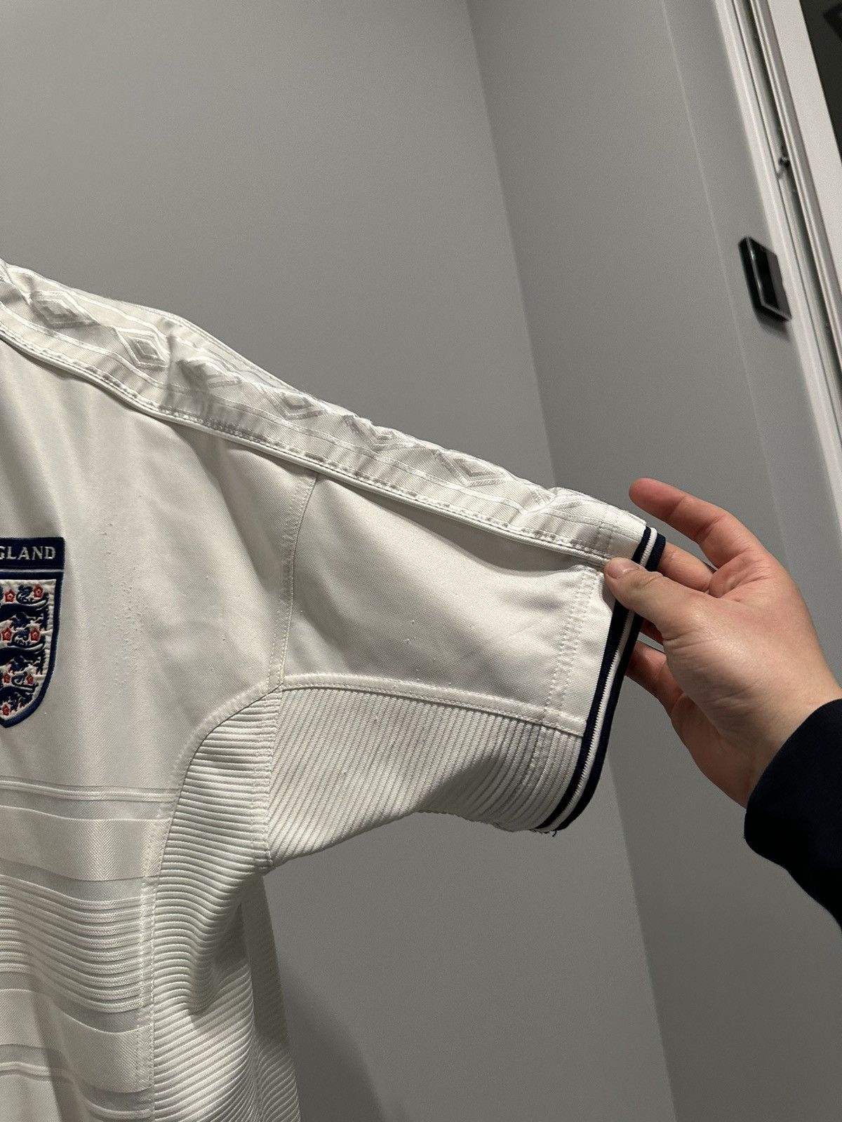 Japanese Brand Umbro England 1999 2000 Home Shirt Soccer Jersey Mike Tyson Size US XL / EU 56 / 4 - 11 Thumbnail
