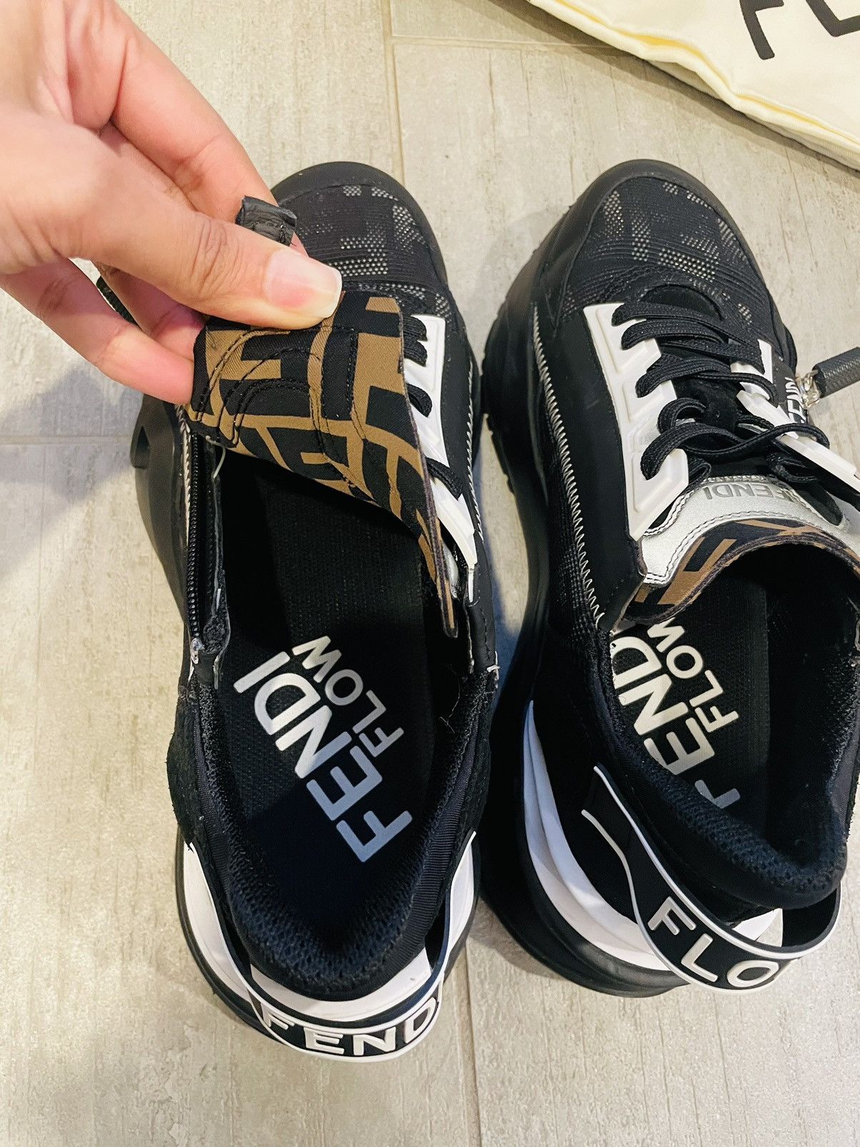 Fendi Fendi Flow Logo Low Top Sneaker Black Women Size US 9.5 / IT 39.5 - 7 Thumbnail