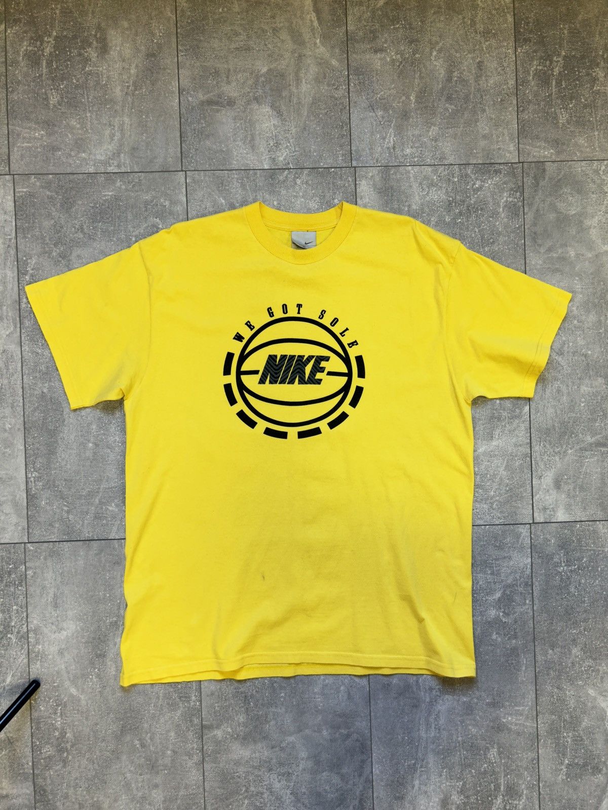 Nike Mens Vintage Nike Big Logo T Shirt rare y2k streetwear tee Size US XL / EU 56 / 4 - 14 Thumbnail