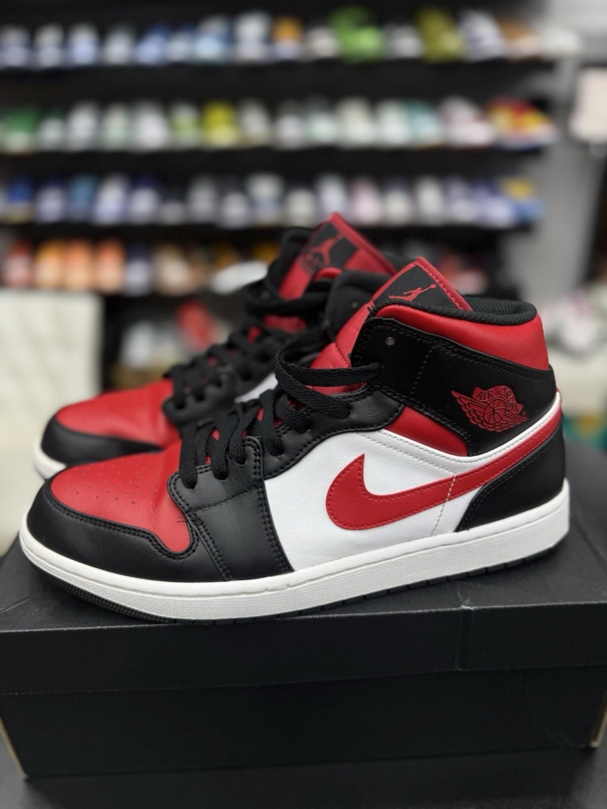 Nike Air Jordan Retro1 Mid Gym Red Mens Black White Red Size 12 Size US 12 / EU 45 - 6 Thumbnail