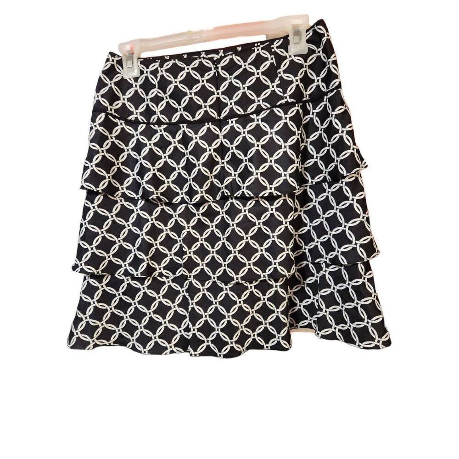 White House Black Market White house black market size 0 black skirt Size 25" / US 0 / IT 36 - 2 Thumbnail
