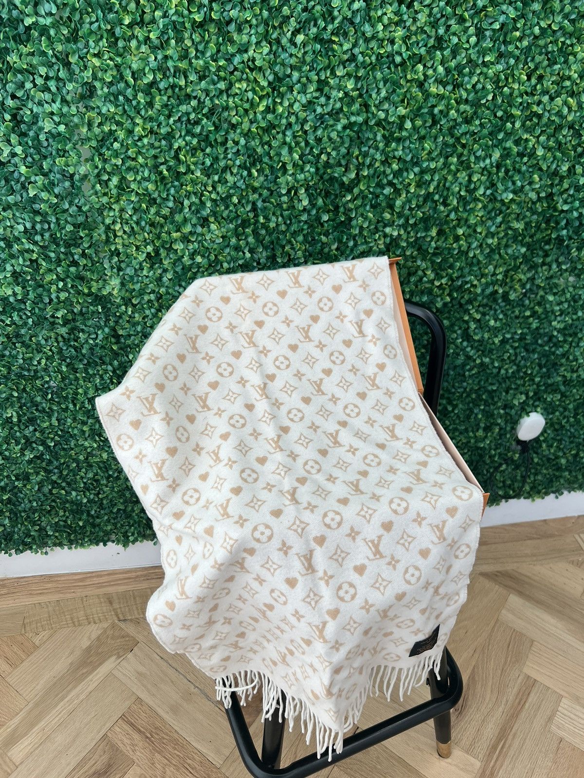 Louis Vuitton LV Game on LV Scarf Size ONE SIZE - 2 Thumbnail