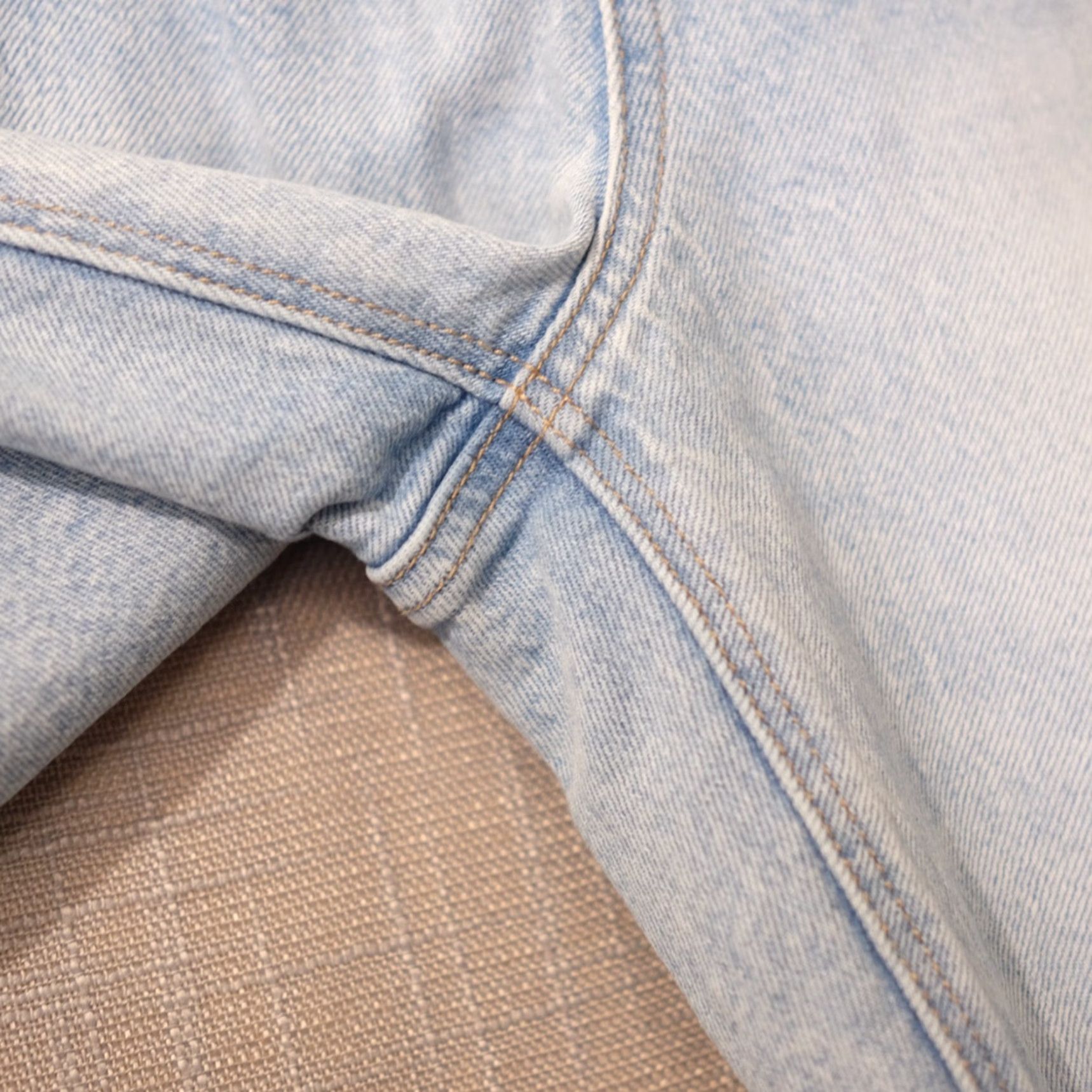 American Eagle Outfitters American Eagle Outfitters Strigid Mom Jeans Light Wash High-Rise Women’s 8 Blue Denim 5-Pocket Distressed Stretch Regular Inseam 27-1/2 in Womens Size 30" / US 8 / IT 44 - 4 Thumbnail