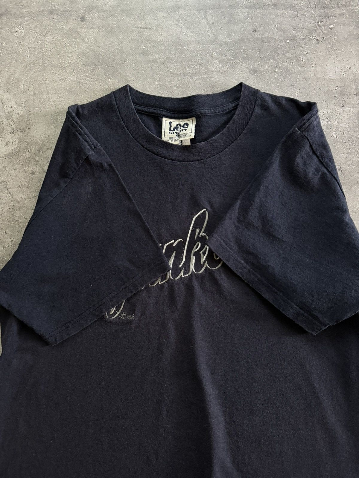 MLB × Vintage Vintage 90s MLB New York Yankees by Lee T-Shirt Size US L / EU 52-54 / 3 - 3 Thumbnail