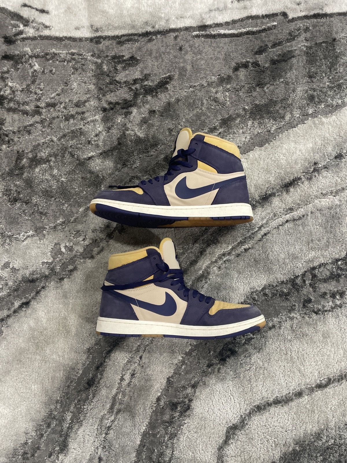 Goretex High-Top Gore-Tex Air Jordan 1 “Element” Size US 10.5 / EU 43-44 - 2 Thumbnail