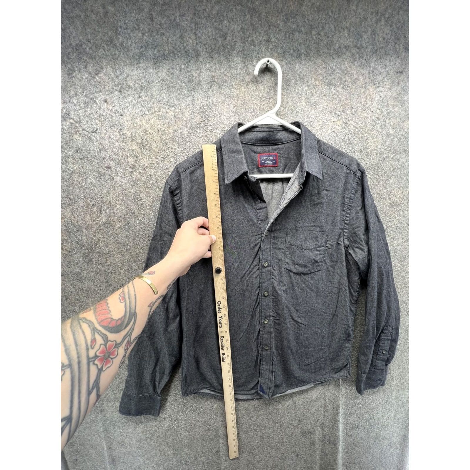 UNTUCKit UNTUCKit Shirt Mens Small Gray Solid Long Sleeve Button Front Casual Woven Size US S / EU 44-46 / 1 - 4 Thumbnail