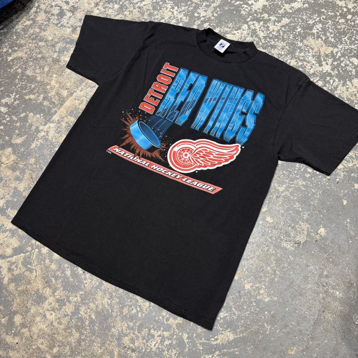 NHL Vintage Detroit Red Wings NHL Black 90s Hockey Tshirt Size US XL / EU 56 / 4 - 2 Thumbnail
