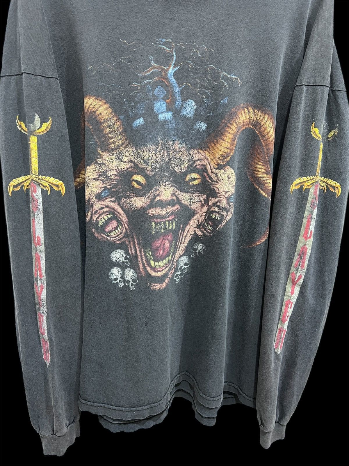 Band Tees Vintage 90s Slayer Clash of The Titans Thrashed Faded Metal Size US XL / EU 56 / 4 - 2 Thumbnail