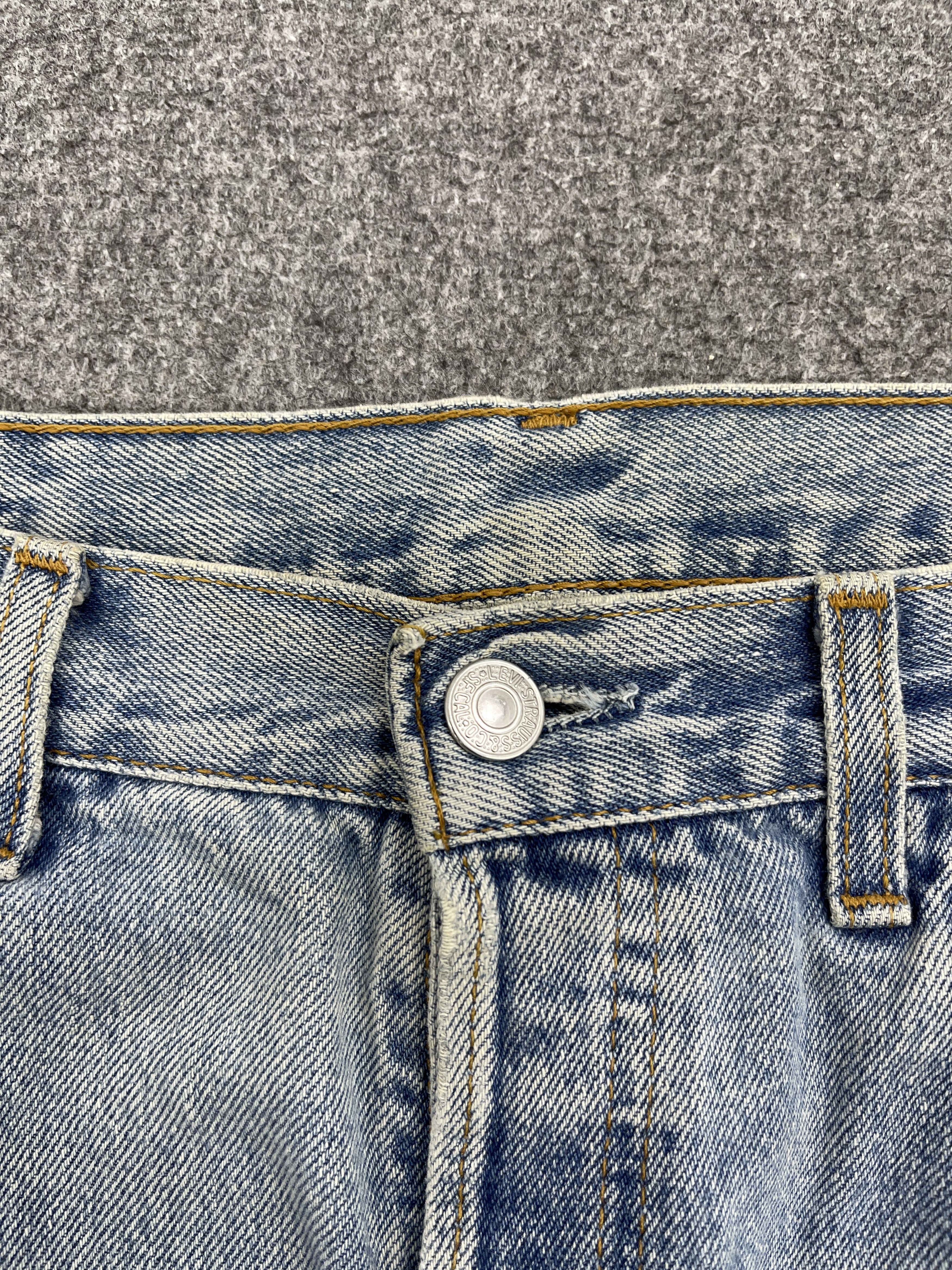 Levi's × Vintage Vintage 90s Levis 501 Light Washed Distressed Jeans Size US 33 - 11 Thumbnail