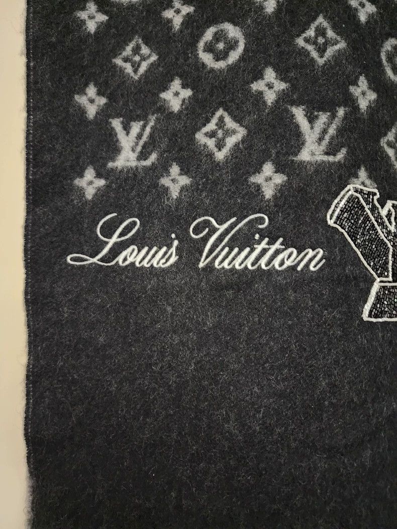 Louis Vuitton Louis Vuitton Black and Grey Double Face Cashmere Rainbow E Size ONE SIZE - 6 Thumbnail