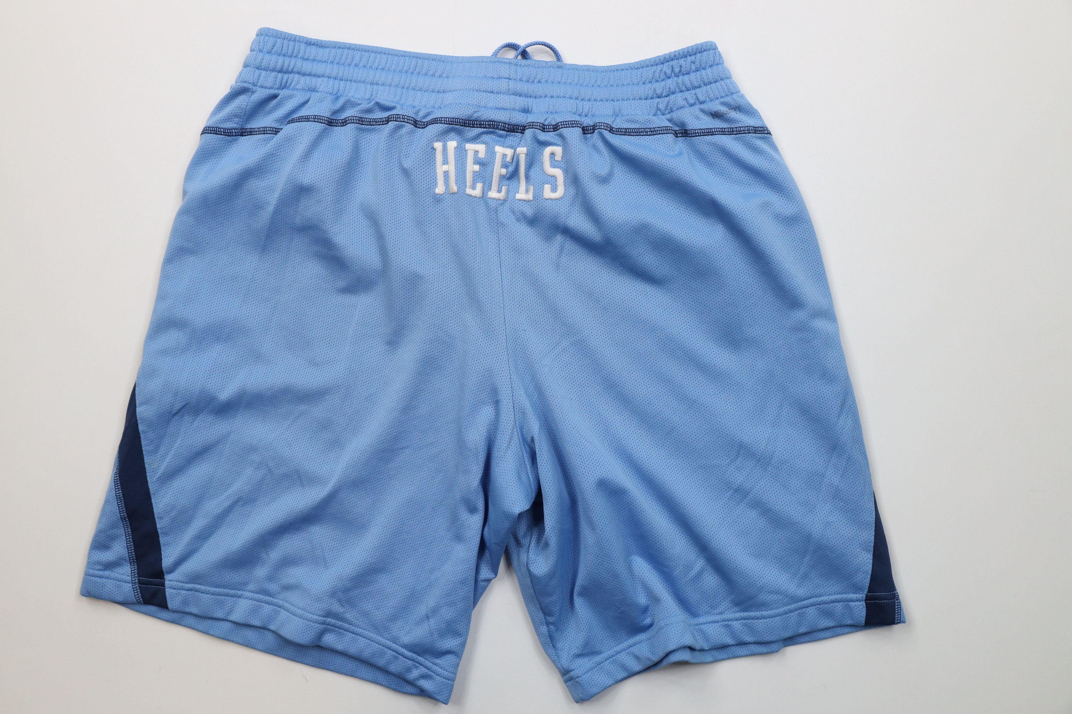 Nike Vintage Nike Mini Swoosh University of North Carolina Shorts Size US 34 / EU 50 - 9 Thumbnail