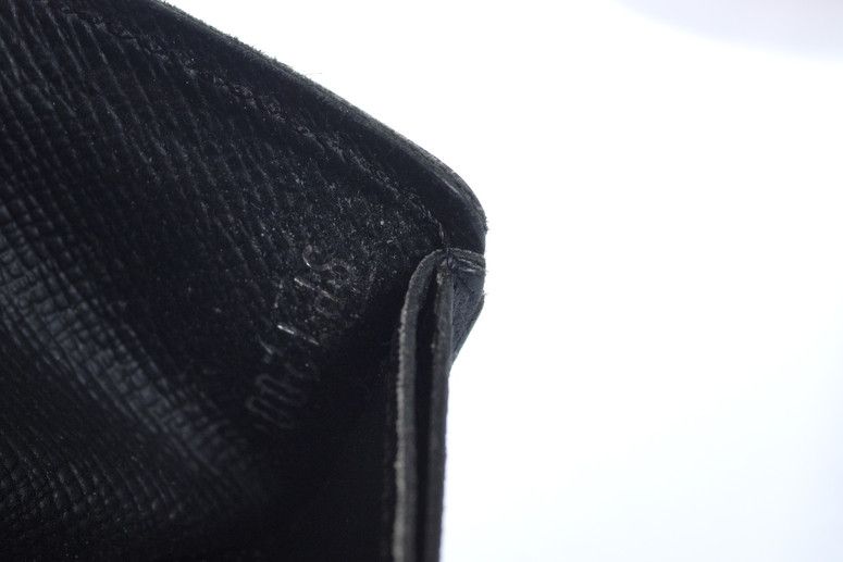 Louis Vuitton Louis Vuitton, black grained leather wallet with LV Size ONE SIZE - 4 Thumbnail