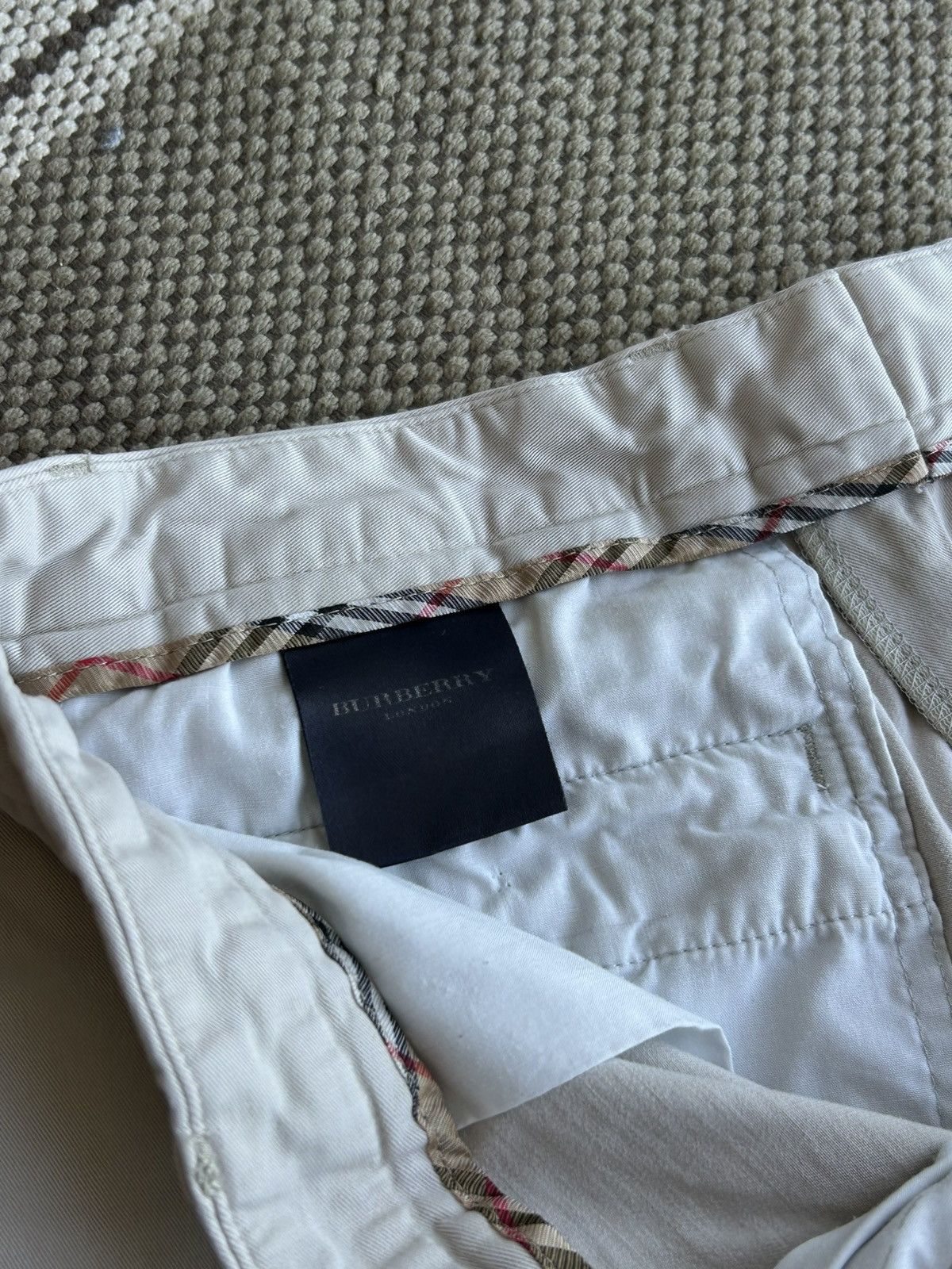 Burberry Burberry Chino Shorts Men’s Size: (32) Size US 30 / EU 46 - 5 Thumbnail