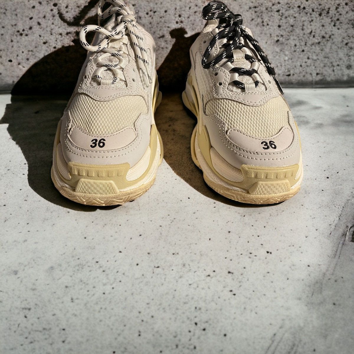 Balenciaga White Balenciaga triple S baskets Size US 5 / IT 35 - 7 Thumbnail