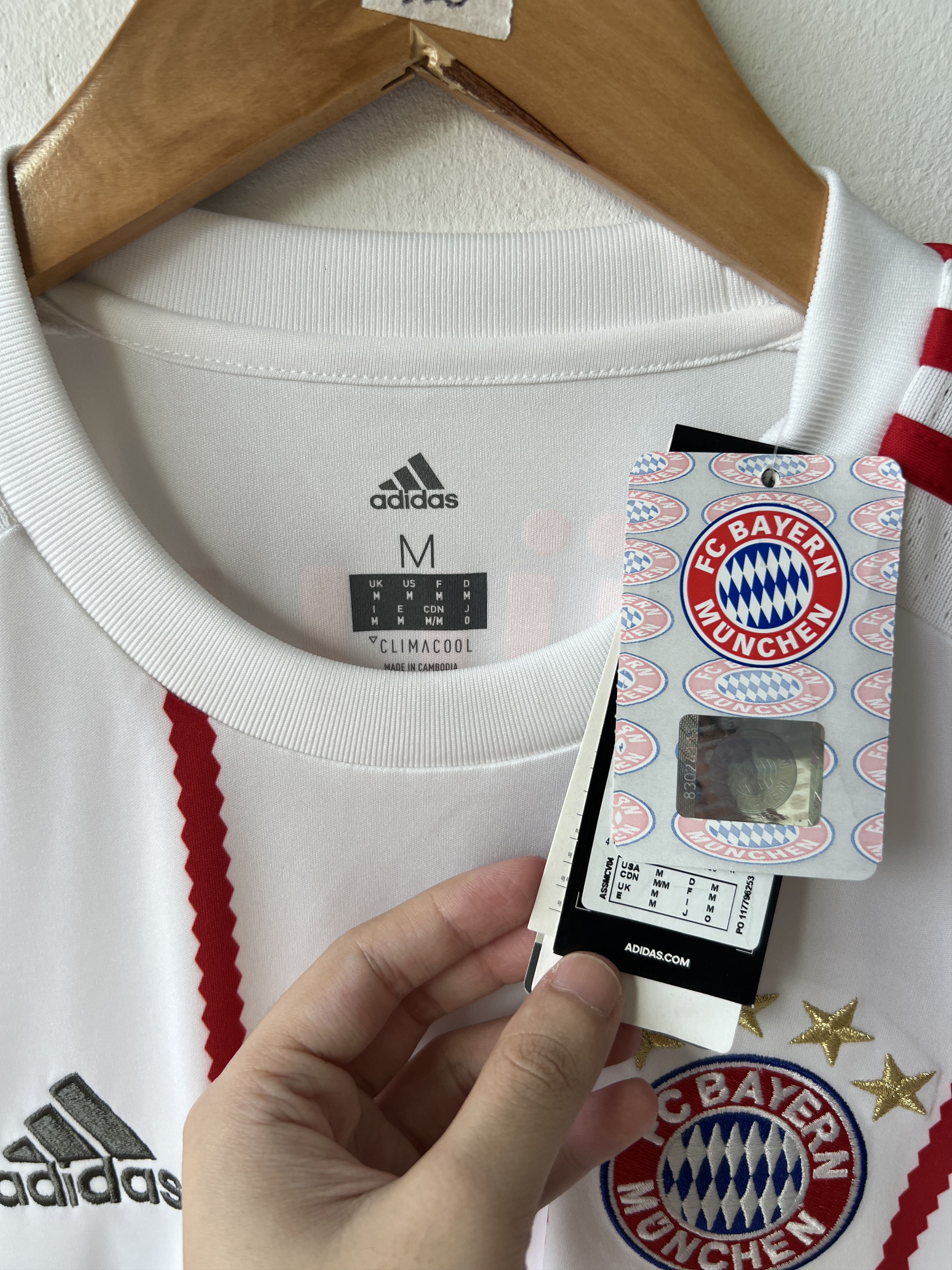 Adidas (M) Bayern Munich 2017-18 European Third Kit Muller 25 (NEW) Size US M / EU 48-50 / 2 - 3 Thumbnail