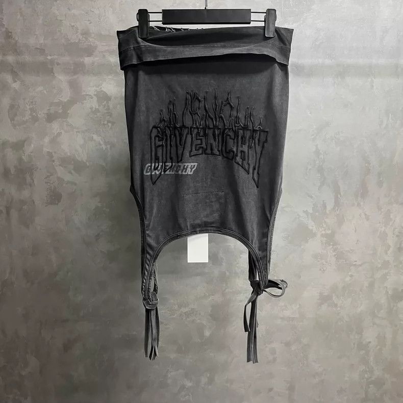 Givenchy Givenchy Size34 Grey Logo Print Reversible Hem Short Skirt Size XXL / US 16-18 / IT 52-54 - 2 Thumbnail