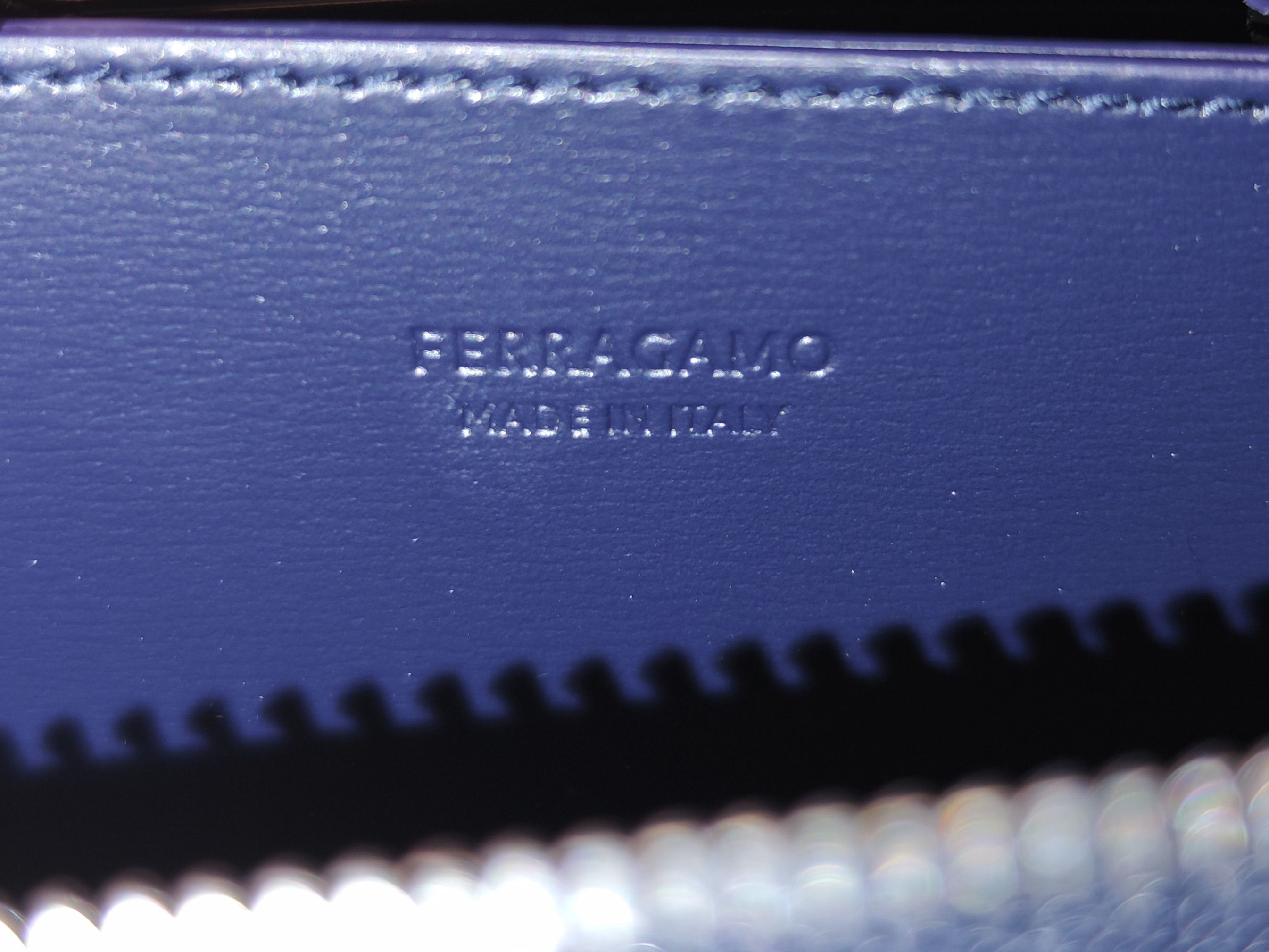 Salvatore Ferragamo Zipper Leather Wallet - Made in Italy Size ONE SIZE - 7 Thumbnail