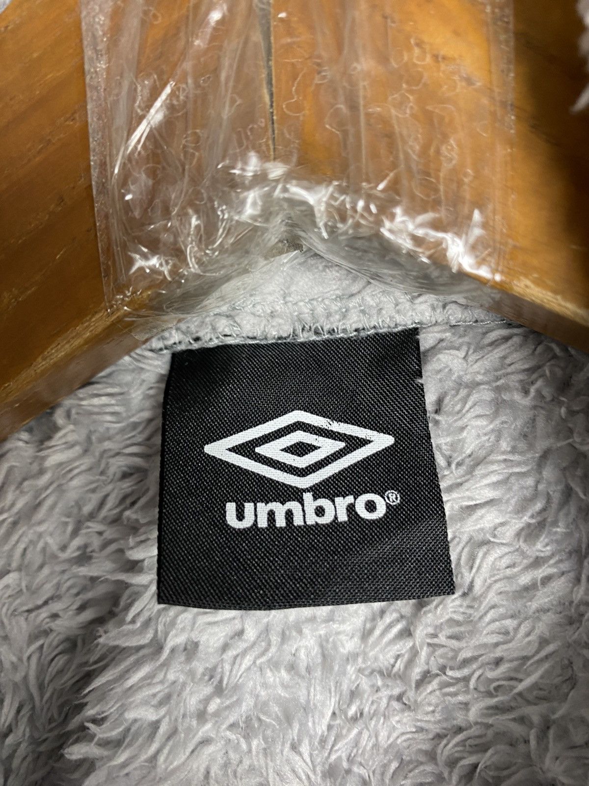 Umbro Rare‼️ Umbro Hoodie Fleece Spellout Size M / US 6-8 / IT 42-44 - 4 Thumbnail