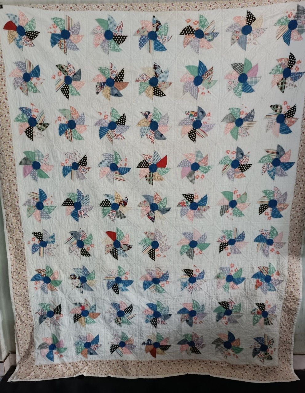 Vintage Early 40s Antique Flower Hand Stitch Patch Double Quilt. Size L / US 10 / IT 46 - 1 Thumbnail