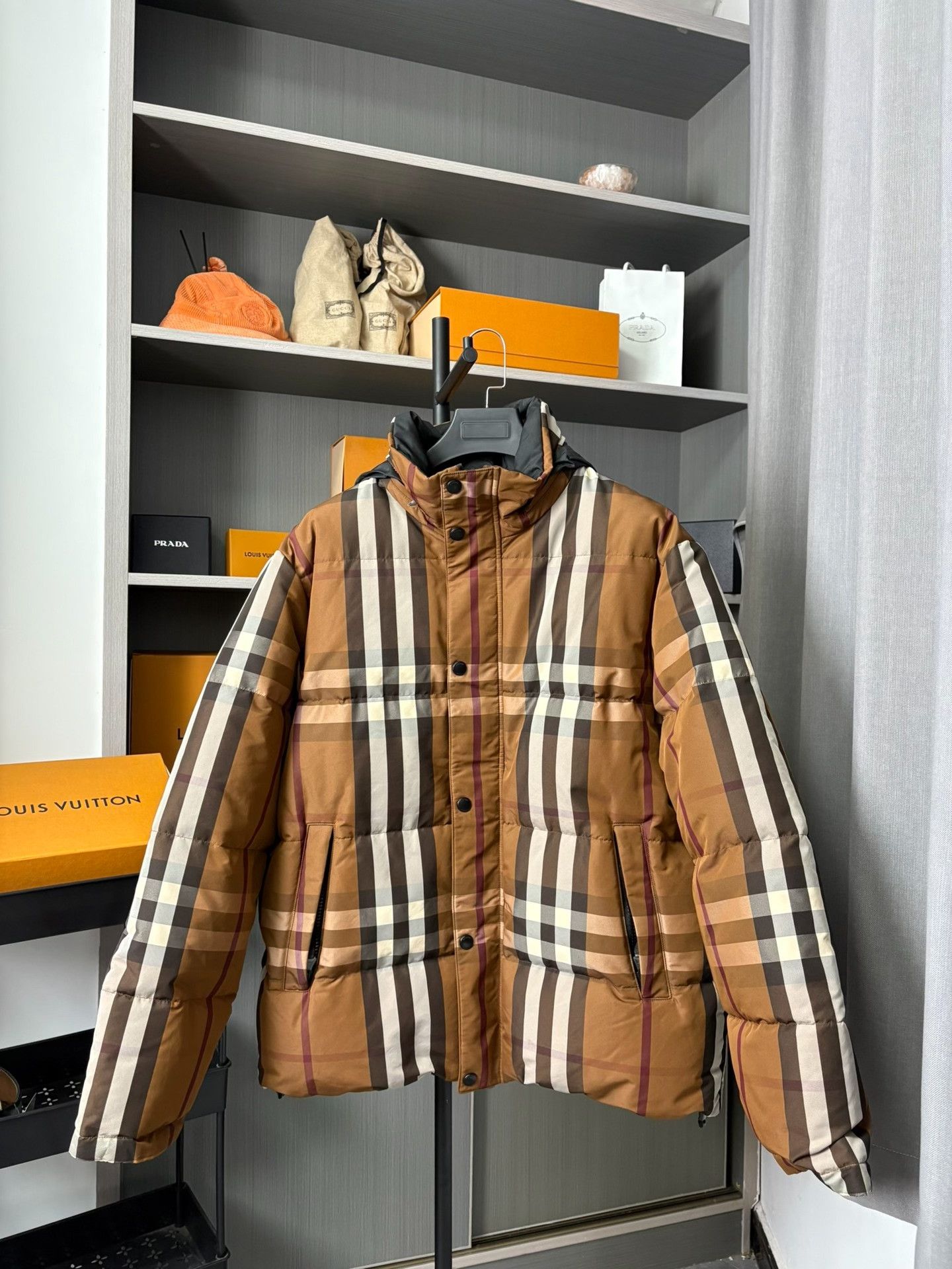 Burberry Burberry Down Plaid Brown Heavy Coat M Men Size US M / EU 48-50 / 2 - 1 Thumbnail