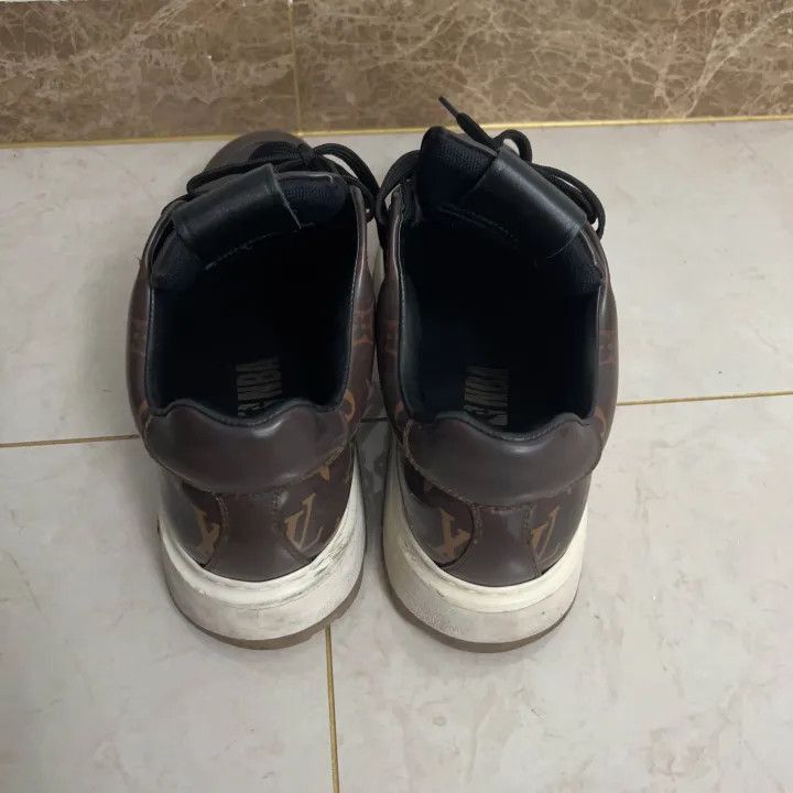 Other Louis Vuitton Classic Brown Low-Top Fashion Sneakers -2508 Size US 7.5 / EU 40-41 - 3 Thumbnail