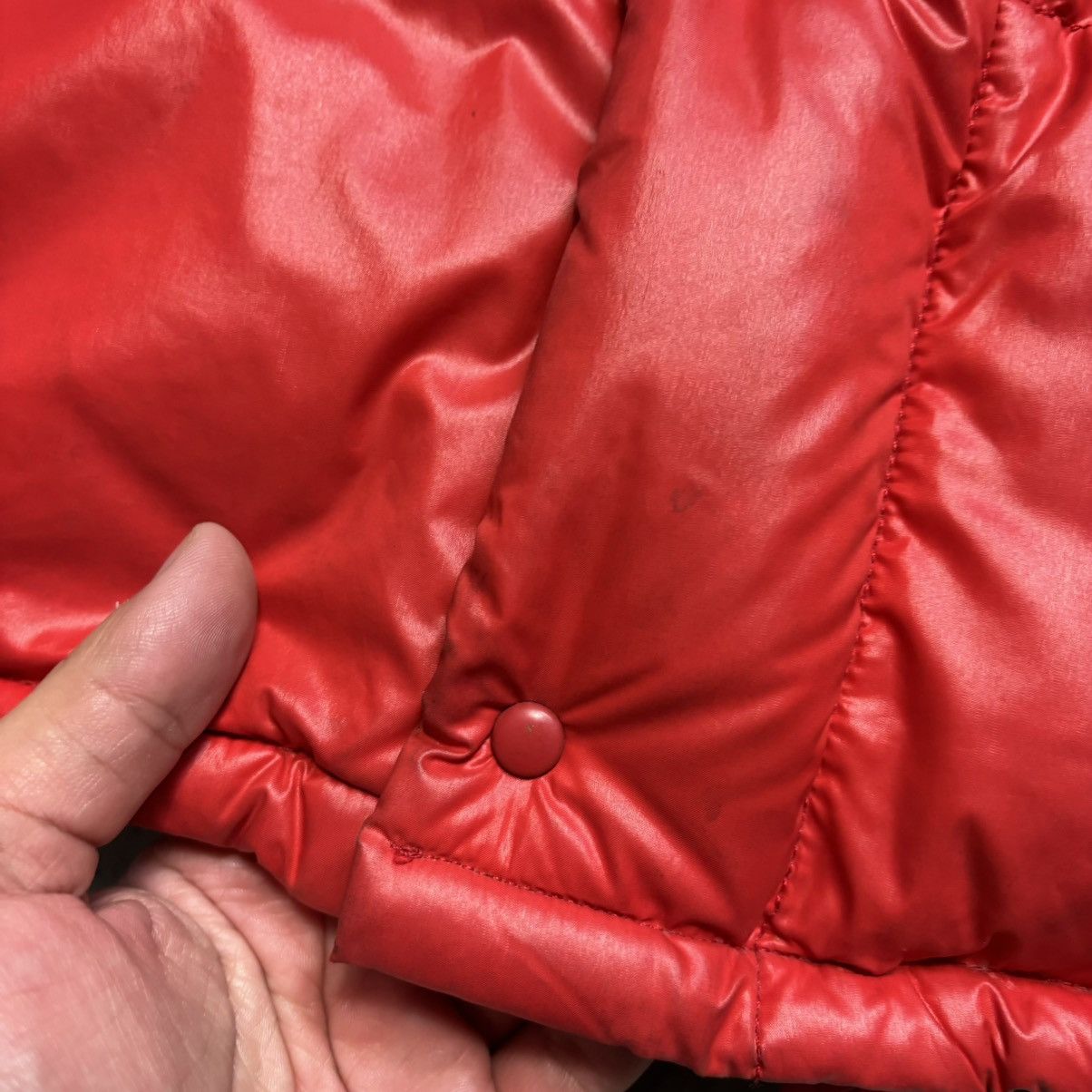 Moncler × Vintage Vintage 80’s Moncler Grenoble Red Puffer Down Jacket Size US M / EU 48-50 / 2 - 6 Thumbnail