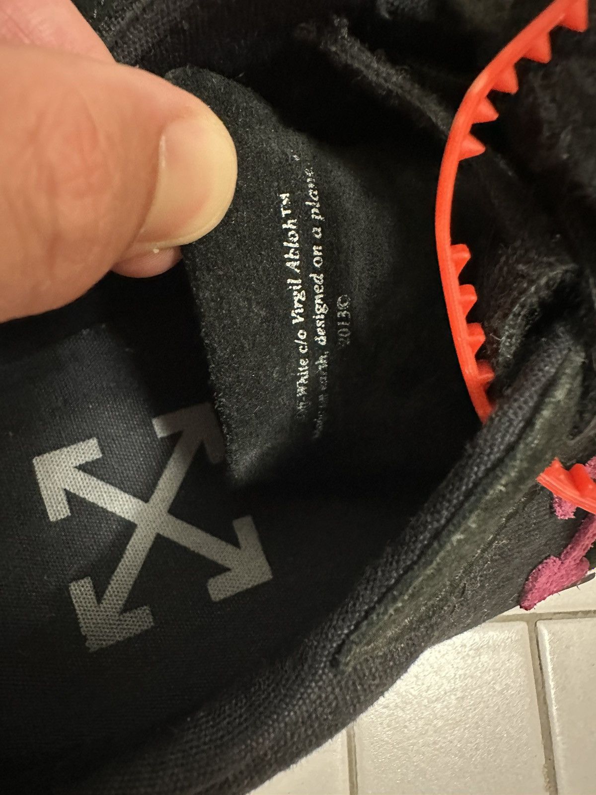 Off-White OFF-White Vulc Low Black Fuchsia Sneakers size 42 Size US 9 / EU 42 - 7 Thumbnail