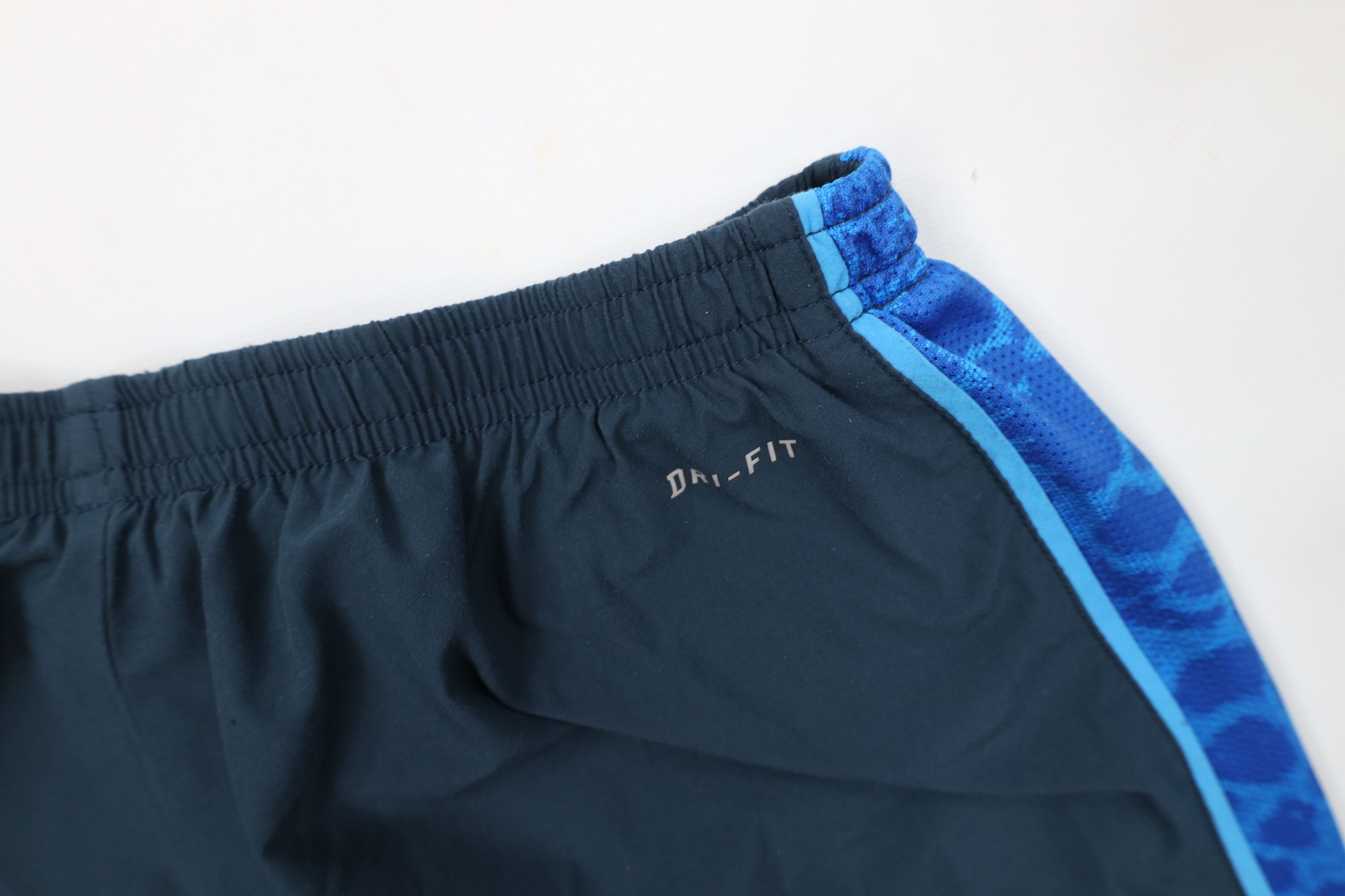 Nike Vintage Nike Travis Scott Mini Swoosh Lined Shorts Size US 34 / EU 50 - 8 Thumbnail