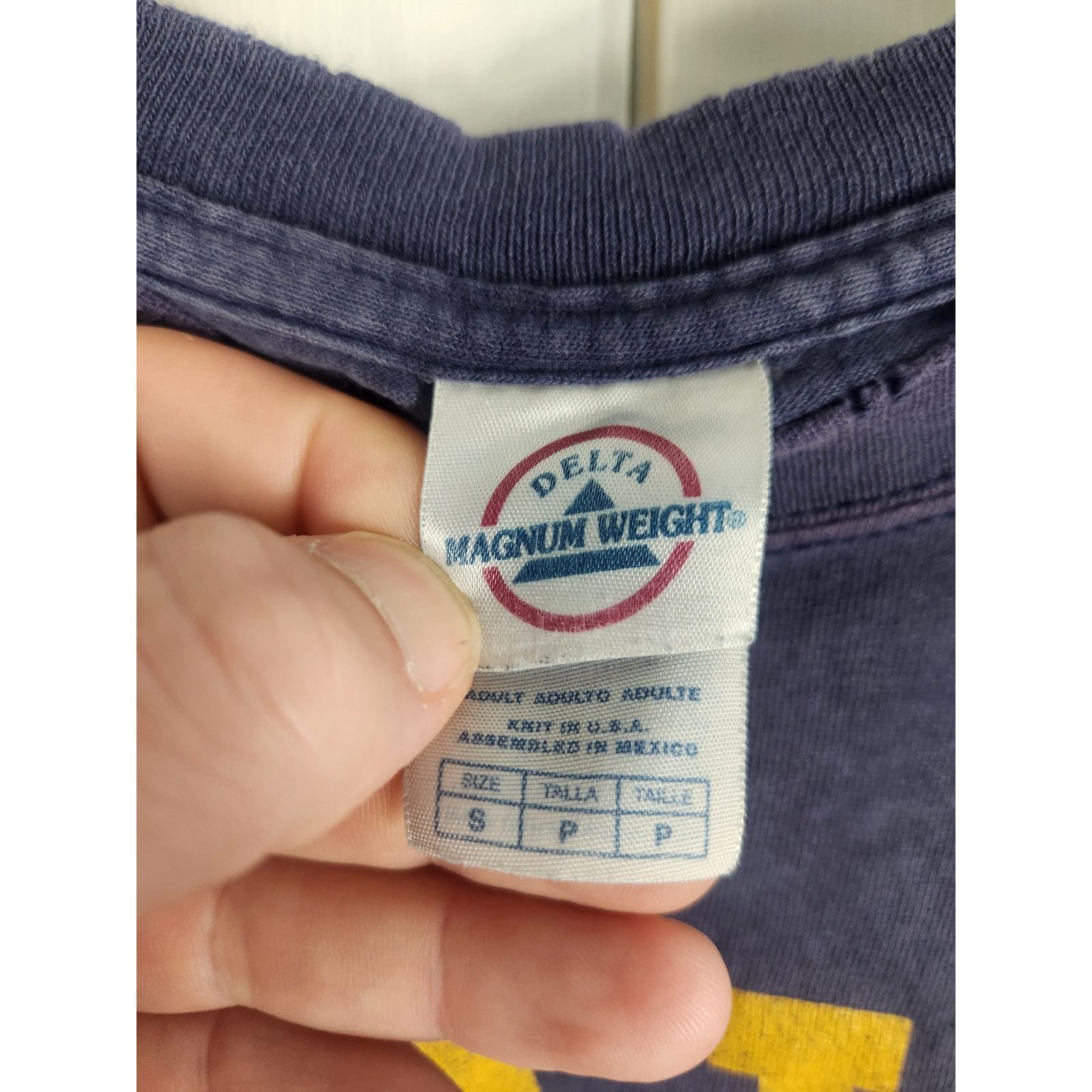 Delta Vintage 90s Navy Cropped T women's Medium/Large Size M / US 6-8 / IT 42-44 - 3 Thumbnail