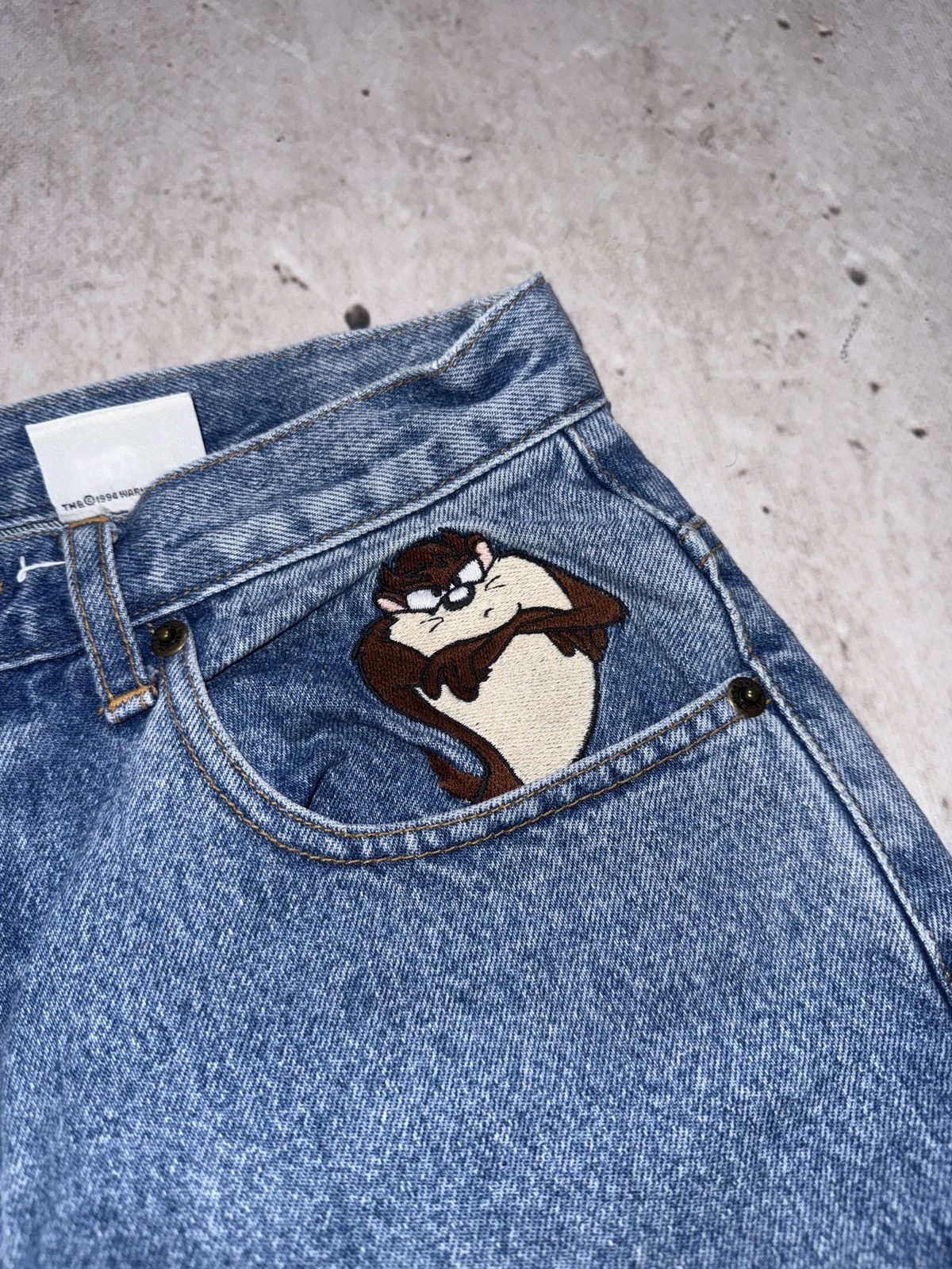 Warner Bros Blue jeans basic baggy fit warner bros 1994 looney tunes Size 28" / US 6 / IT 42 - 4 Thumbnail