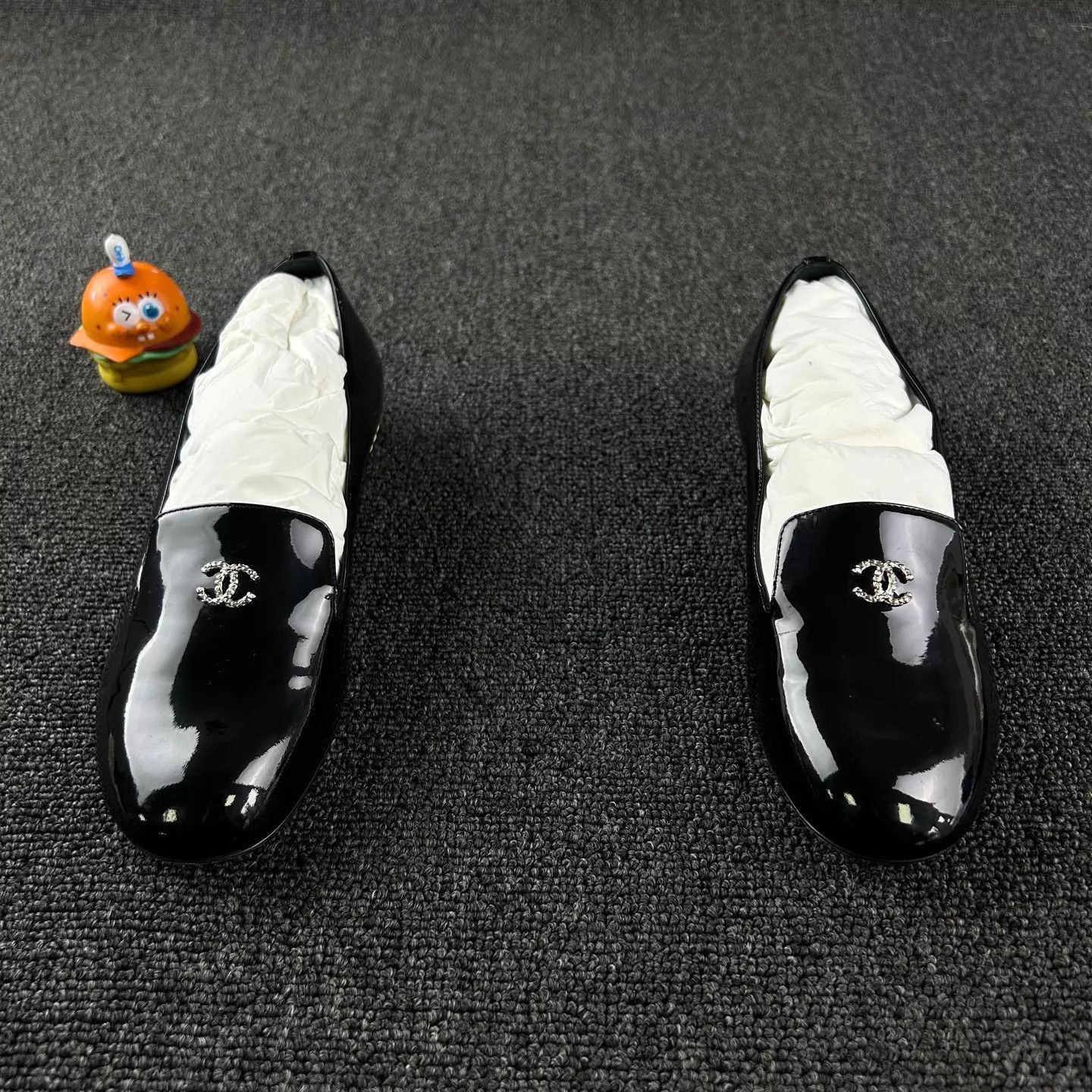 Chanel Chanel pearl low-heel black patent CC silver buckle 36 Size US 5.5 / IT 35.5 - 2 Thumbnail
