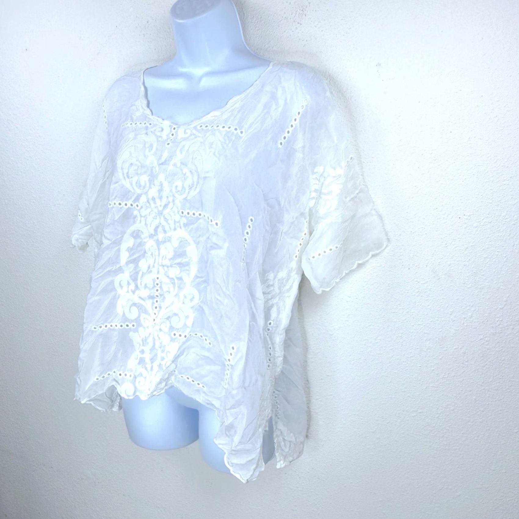 Johnny Was VINTAGE Johnny Was Blouse XS Eyelet Peasant Cupro Short Sleeve Boho White Women's XS Eyelet Embroidered Bohemian Festival 90s Size XS / US 0-2 / IT 36-38 - 2 Thumbnail