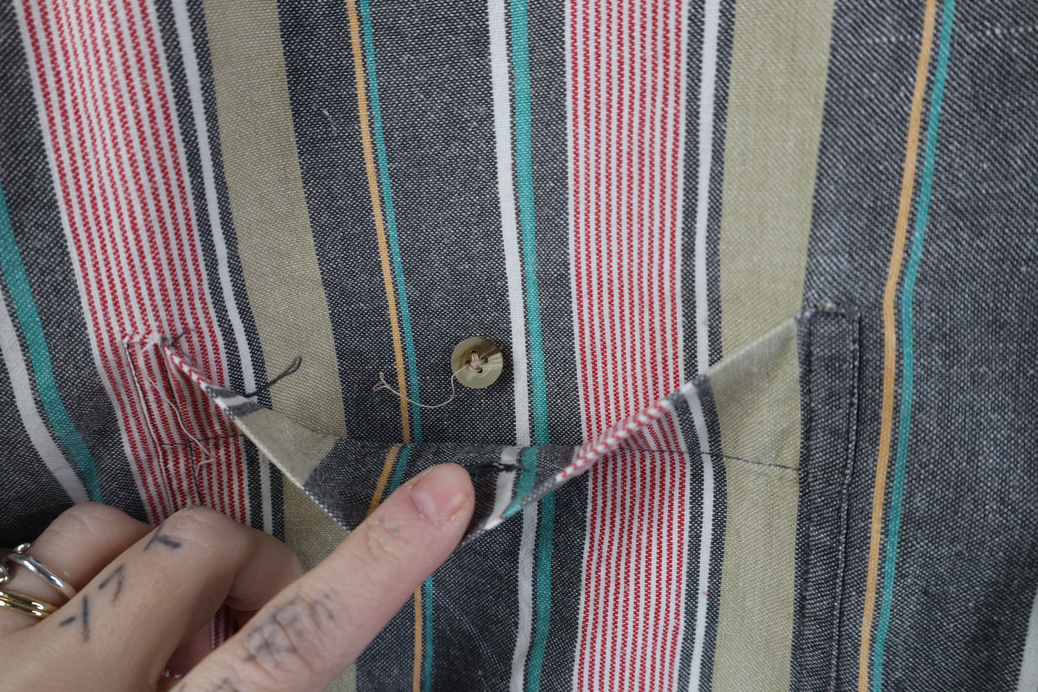 Vintage Vintage 90s Streetwear Short Sleeve Button Down Shirt Size US L / EU 52-54 / 3 - 6 Thumbnail