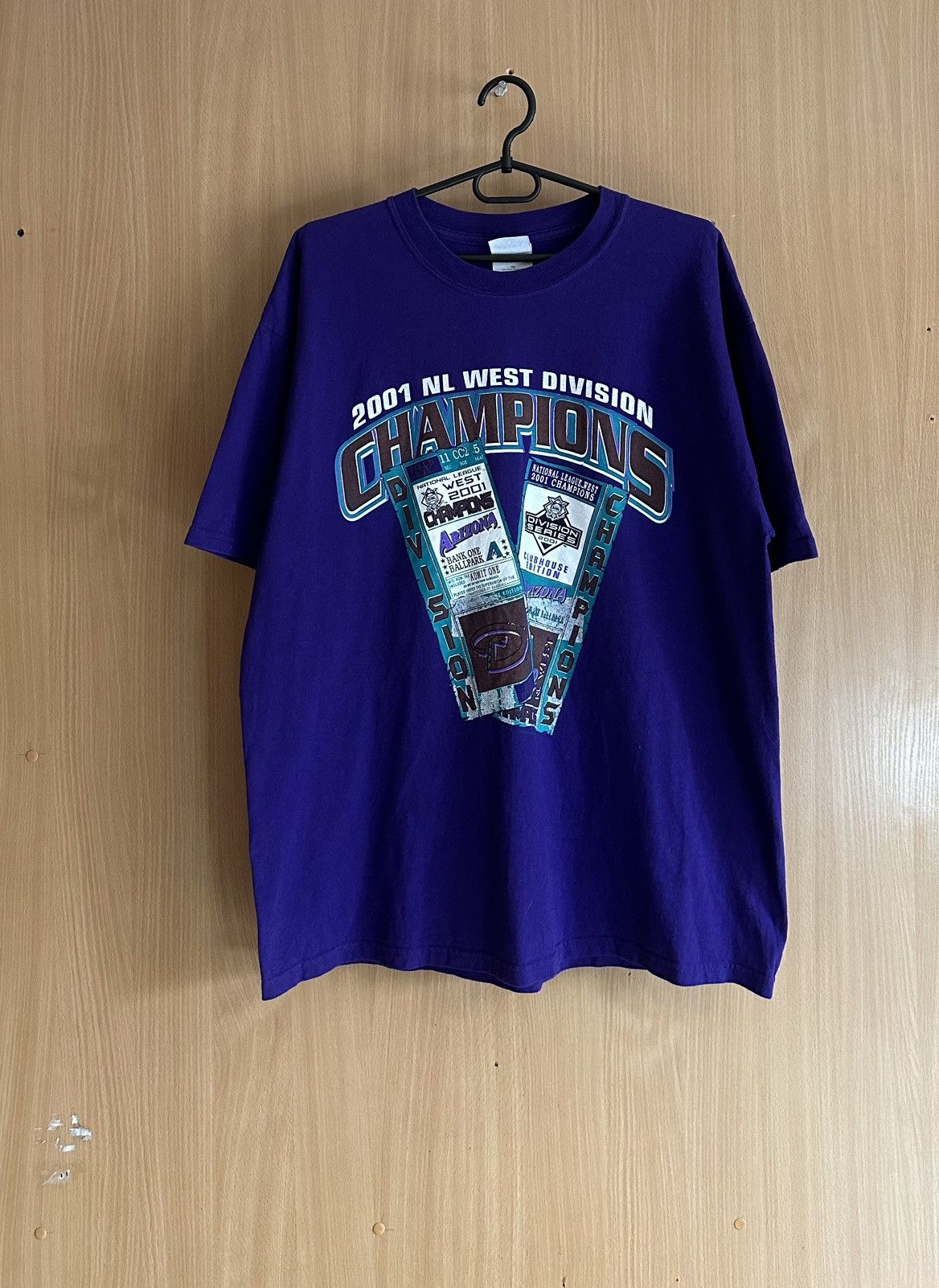 Gildan Vintage 2001 Seattle Mariners Tee Al West Division Champions Size US XL / EU 56 / 4 - 8 Thumbnail