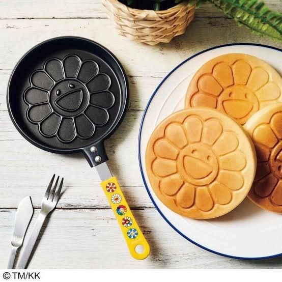 Takashi Murakami Takashi pancake 13cm skillet with free magazine Size ONE SIZE - 1 Thumbnail