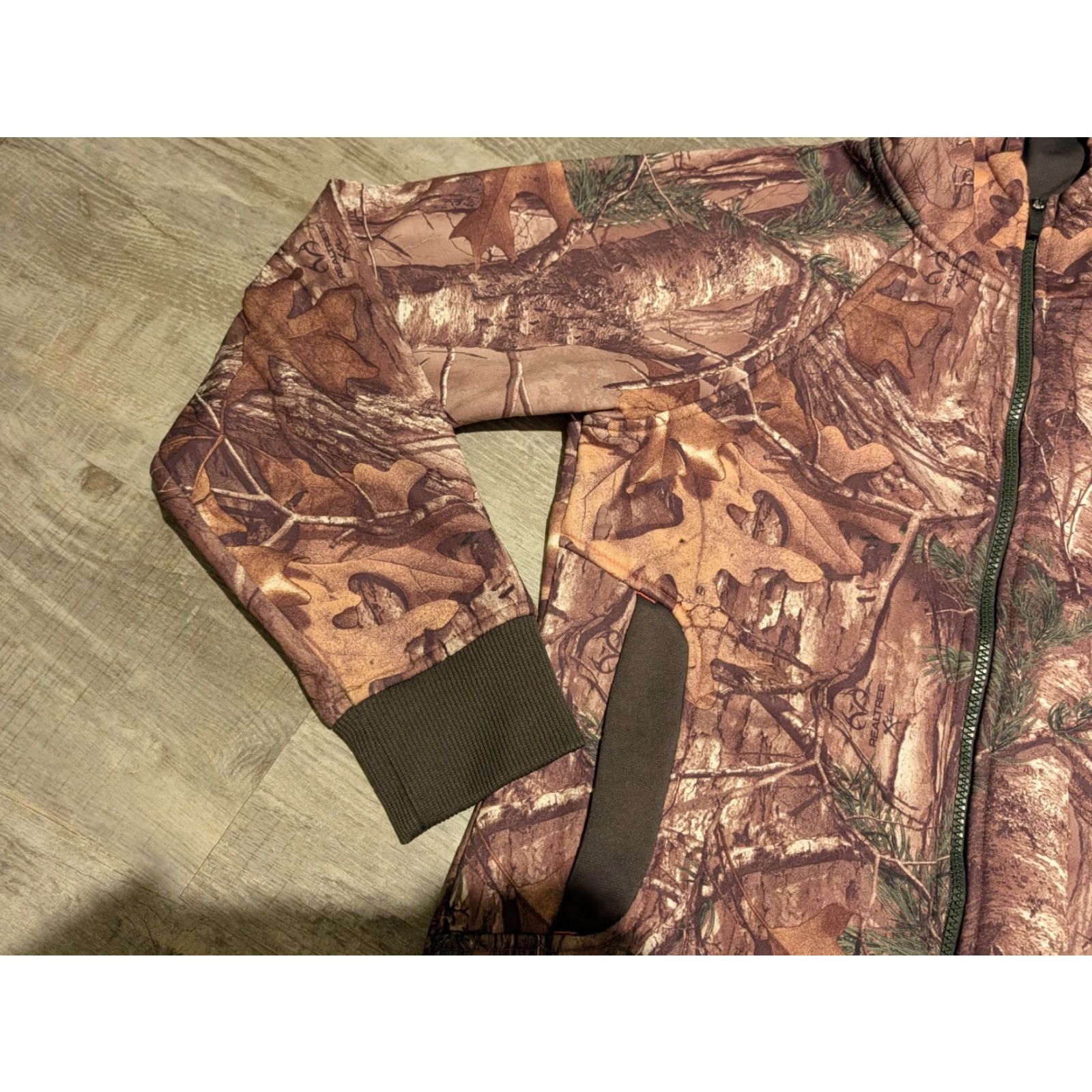 Under Armour Under Armour Women’s Coldgear Realtree Camo Full Zip Hooded Jacket S Semi-Fitted Wind-Resistant Pockets Outdoor Winter Fall Jacket Size S / US 4 / IT 40 - 5 Thumbnail