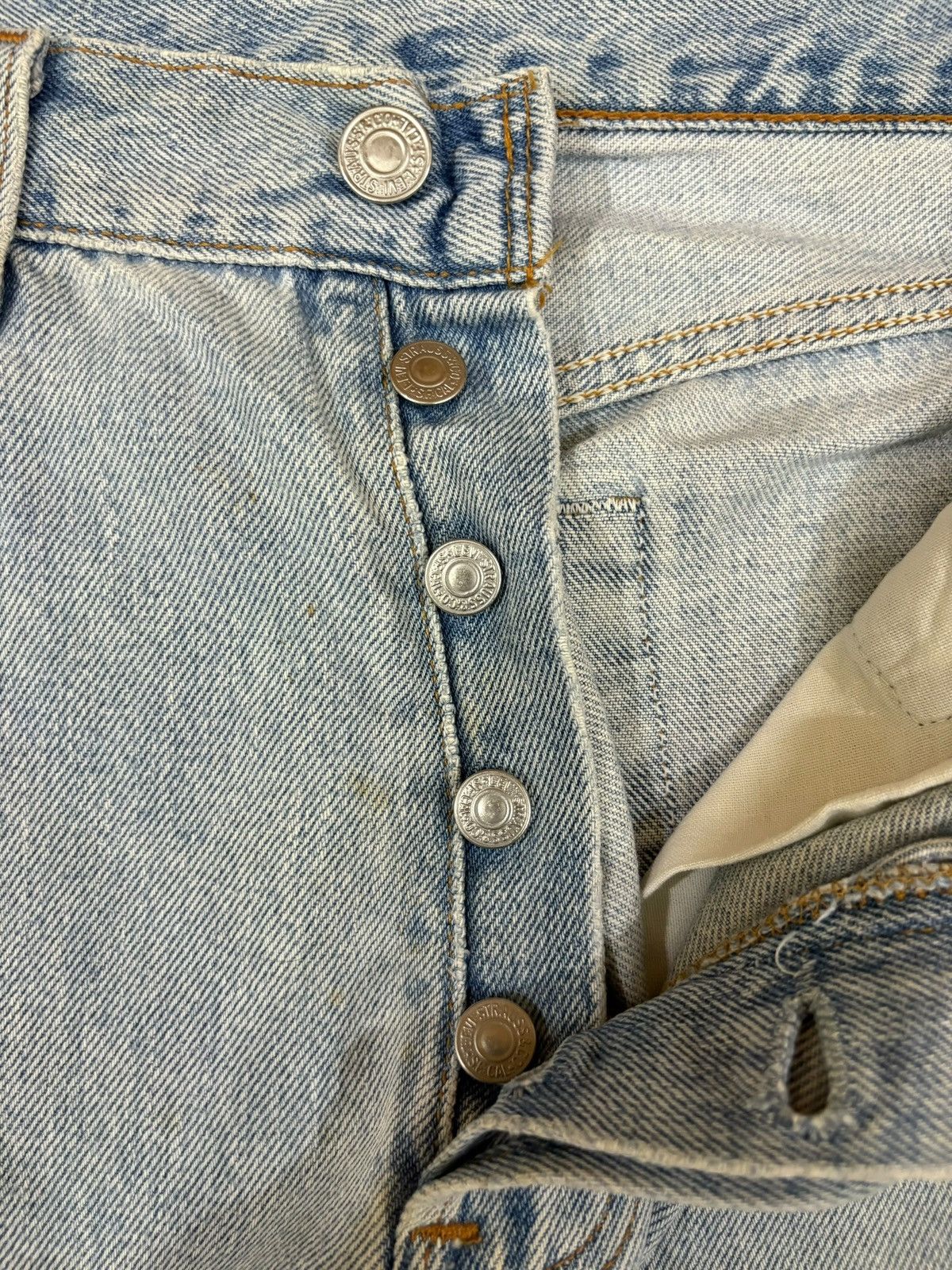 Levi's Vintage 90s Levis 501 Light Wash Distressed Loose Jeans Size US 30 / EU 46 - 3 Thumbnail
