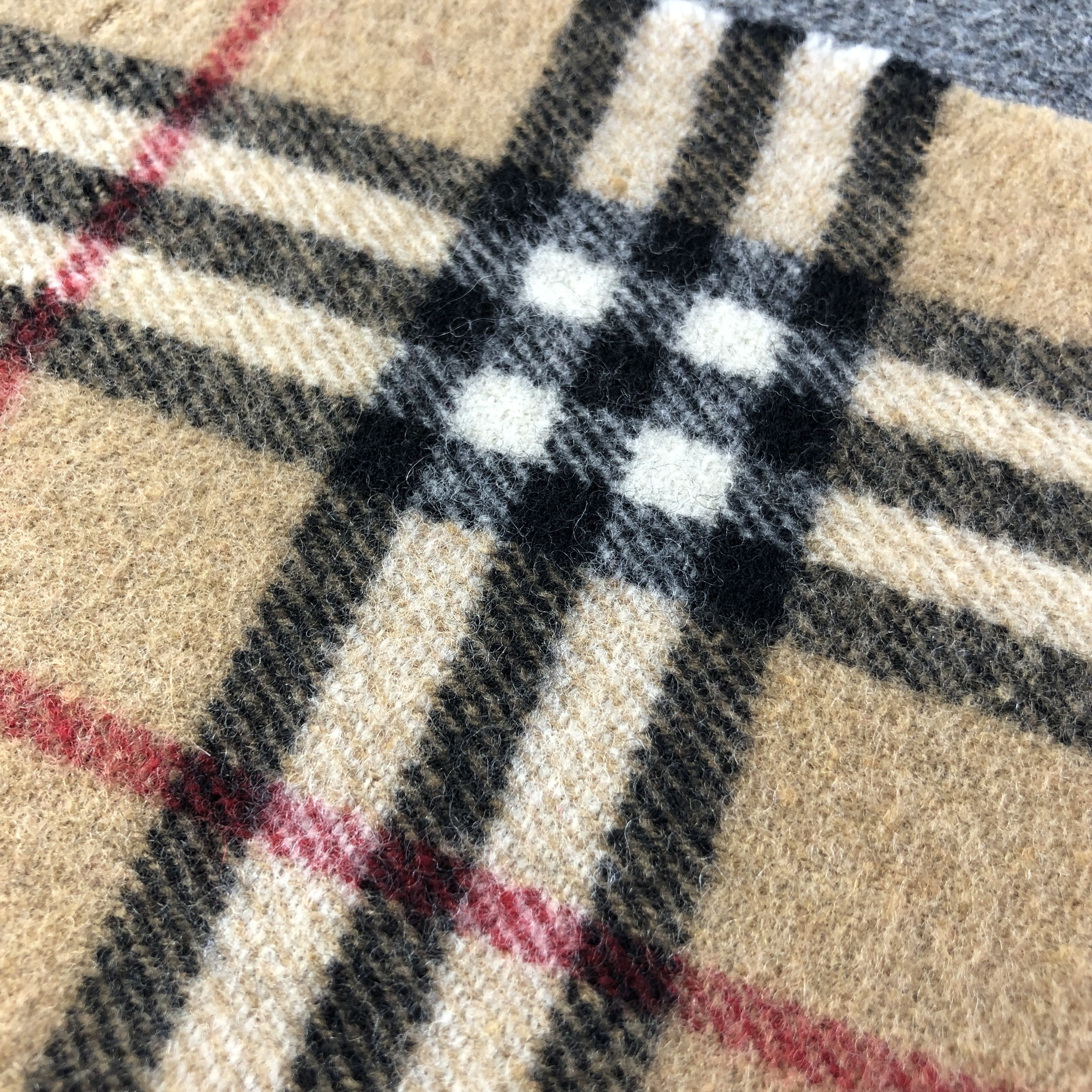Burberry Burberry Nova Check Tan Wool Scarf Muffler V2637 Size ONE SIZE - 10 Thumbnail