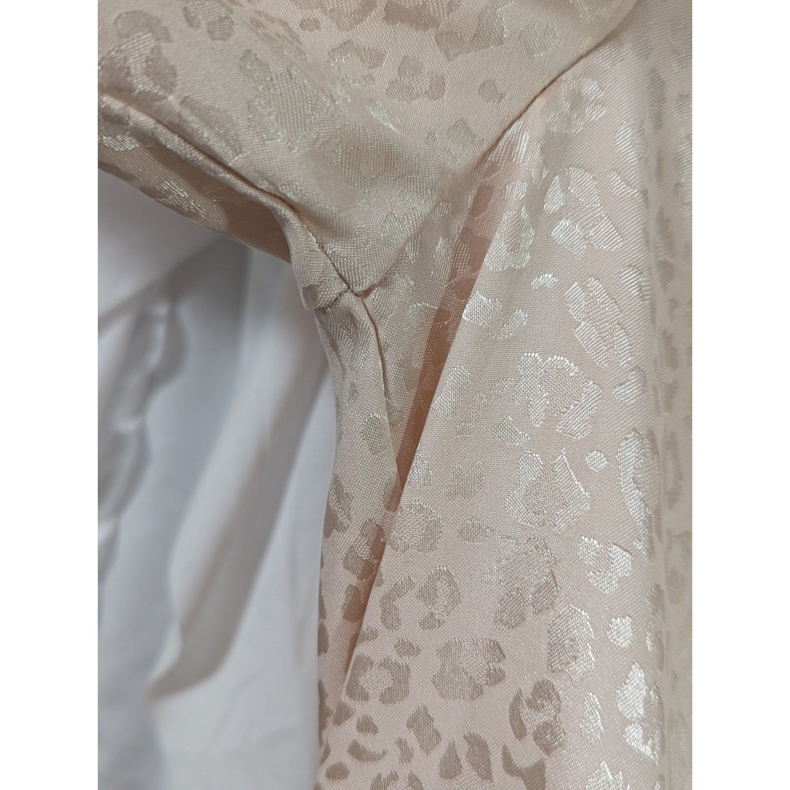Other Sincerely Jules Leopard Satin Faux Wrap Blouse Champagne S Size S / US 4 / IT 40 - 4 Thumbnail