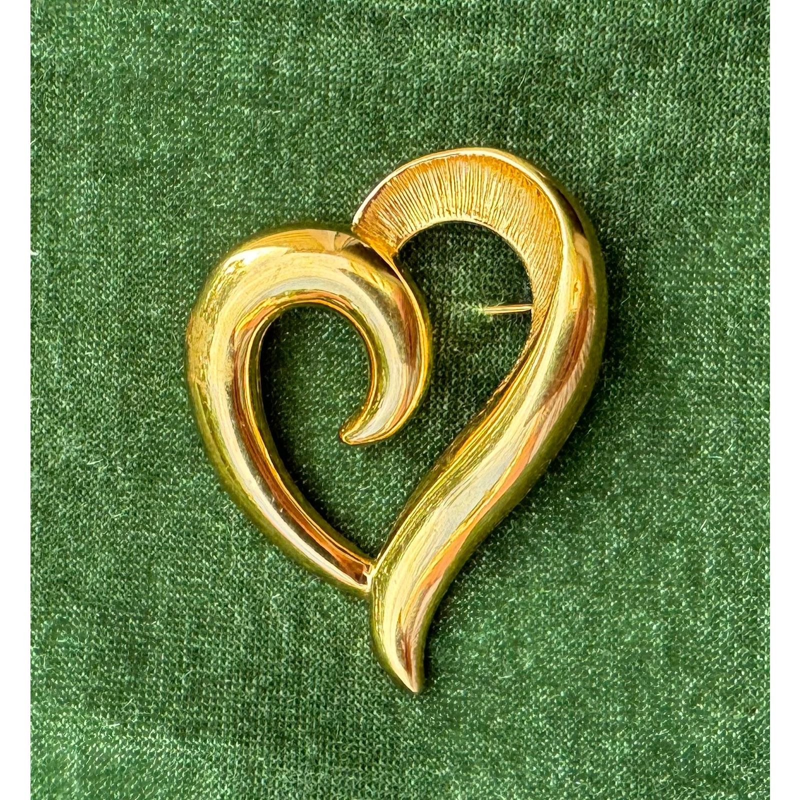 Other Vintage Napier Goldtone Chunky Heart Brooch Size ONE SIZE - 4 Thumbnail