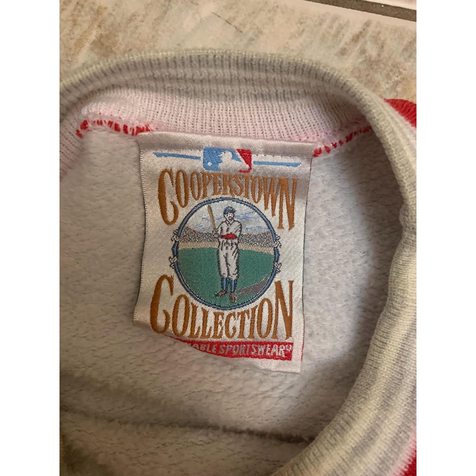 Cooperstown Collection Vintage Cincinnati reds Cooperstown Sweatshirt size large Size US L / EU 52-54 / 3 - 5 Thumbnail