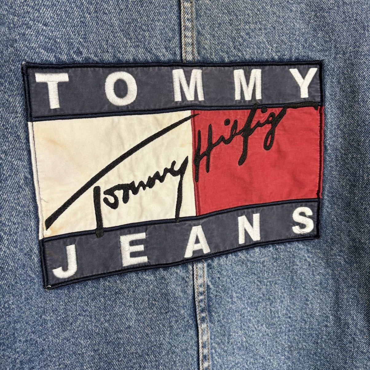 Tommy Hilfiger × Vintage Vintage 90s Tommy Hilfiger Patch Logo Denim Jacket Size US L / EU 52-54 / 3 - 4 Thumbnail