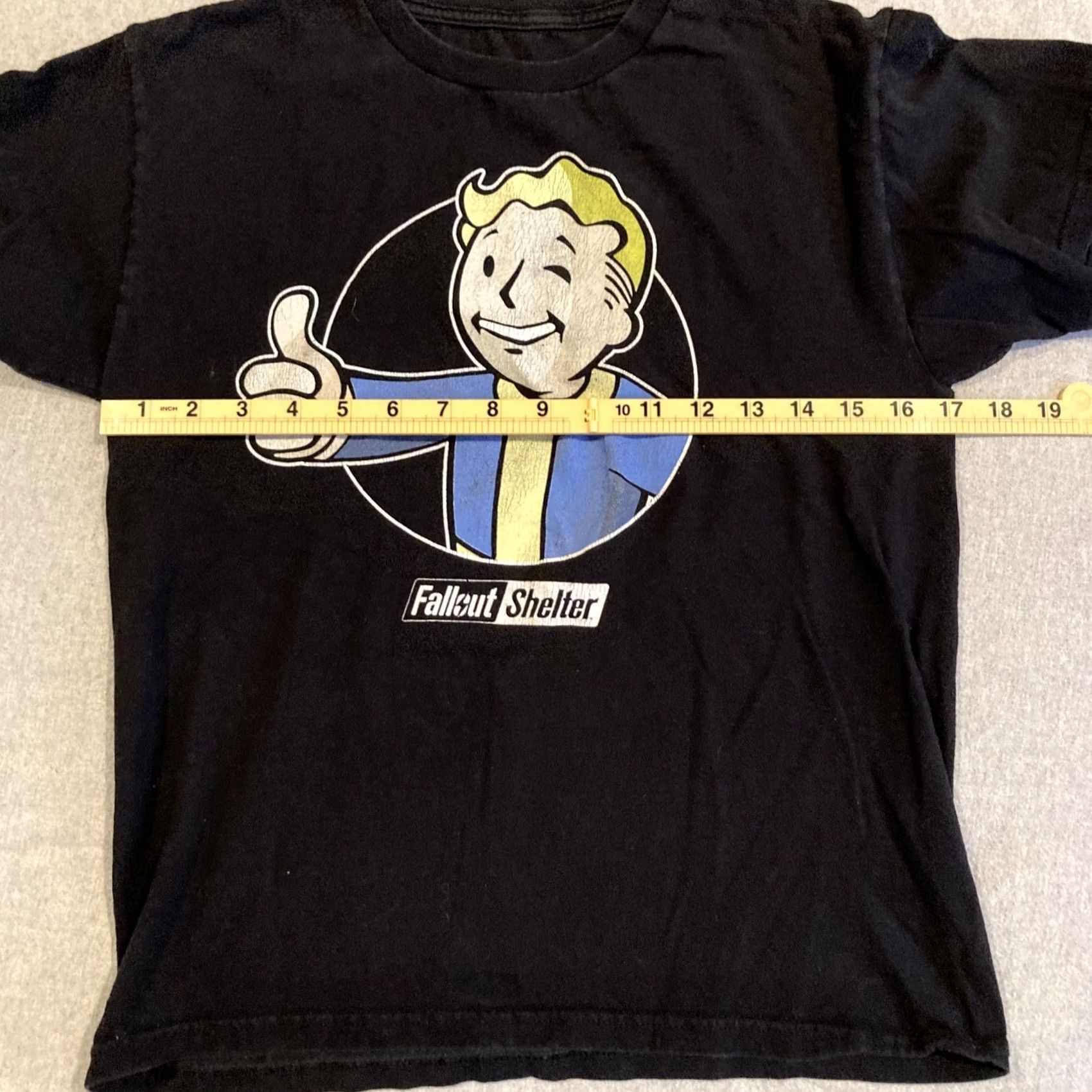 Vintage VINTAGE Fallout Shelter - 2016 - Bethesda T Shirt - Front Vault Boy Graphic - Mens Med Shirt Size US M / EU 48-50 / 2 - 4 Thumbnail