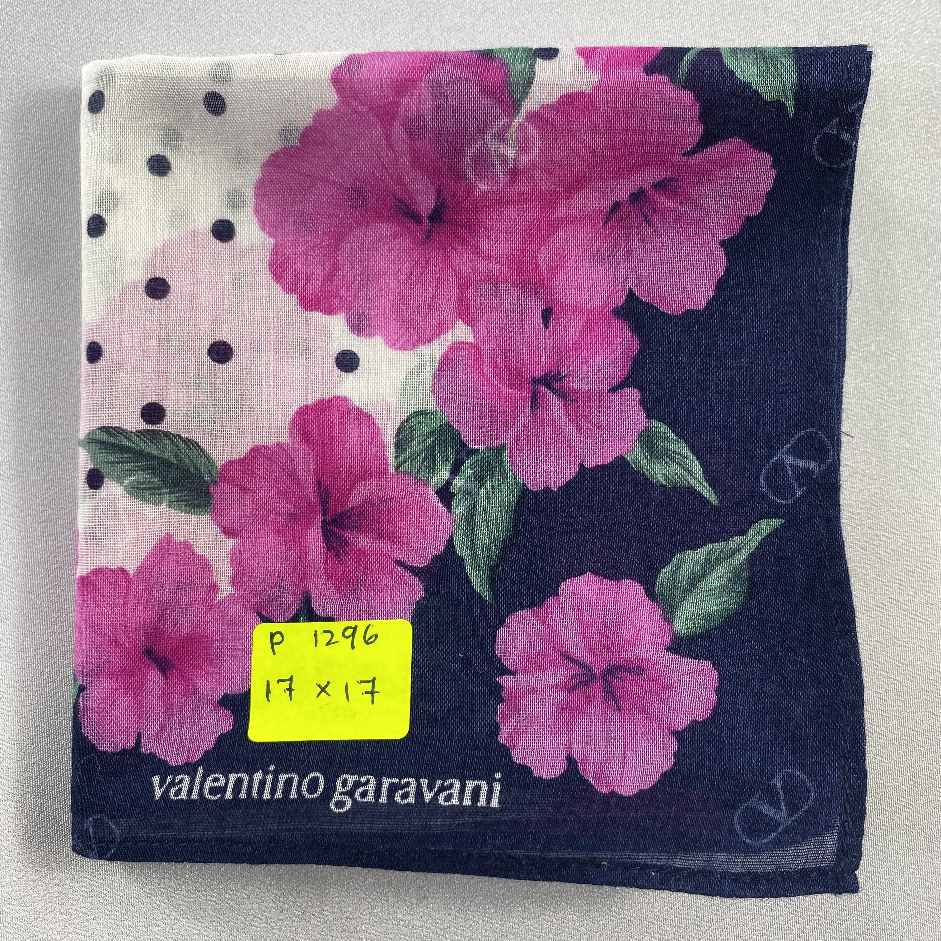 Valentino × Vintage Valentino Garavani Bandana/ Handkerchief / Neckerchief-P1296 Size ONE SIZE - 5 Thumbnail
