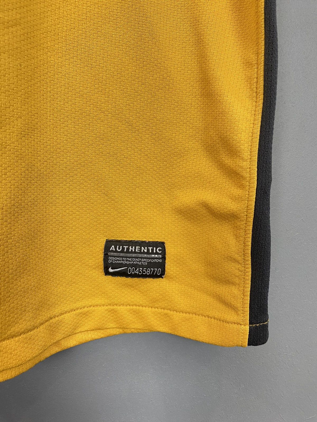 Nike Nike Kaizer Chiefs Football 2010 Home Soccer Jersey Shirt Size US M / EU 48-50 / 2 - 3 Thumbnail