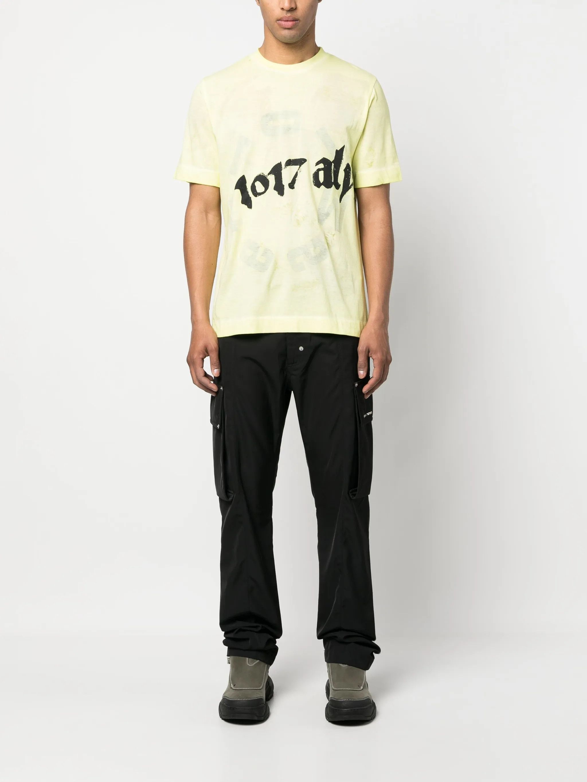 1017 ALYX 9SM 1017 ALYX 9SM logo-print detail T-shirt Size US S / EU 44-46 / 1 - 3 Thumbnail