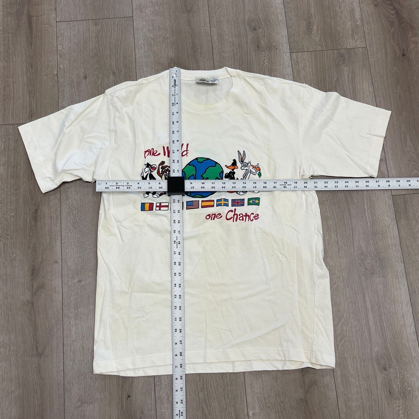 Vintage vintage 1990s Looney Tunes One World One Chance Tee Size L Size US L / EU 52-54 / 3 - 2 Thumbnail